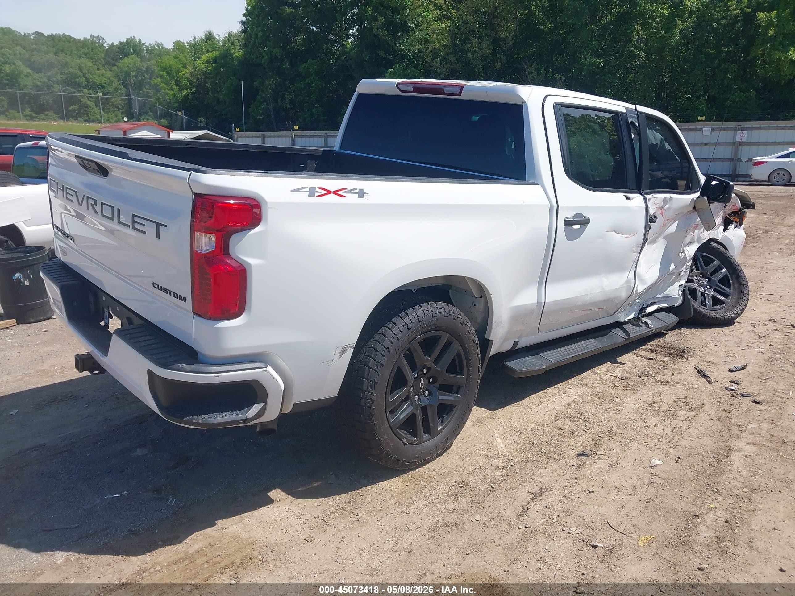 2022 Chevrolet Silverado 1500 4wd  Short Bed Custom Белый vin: 1GCPDBEK0NZ508657