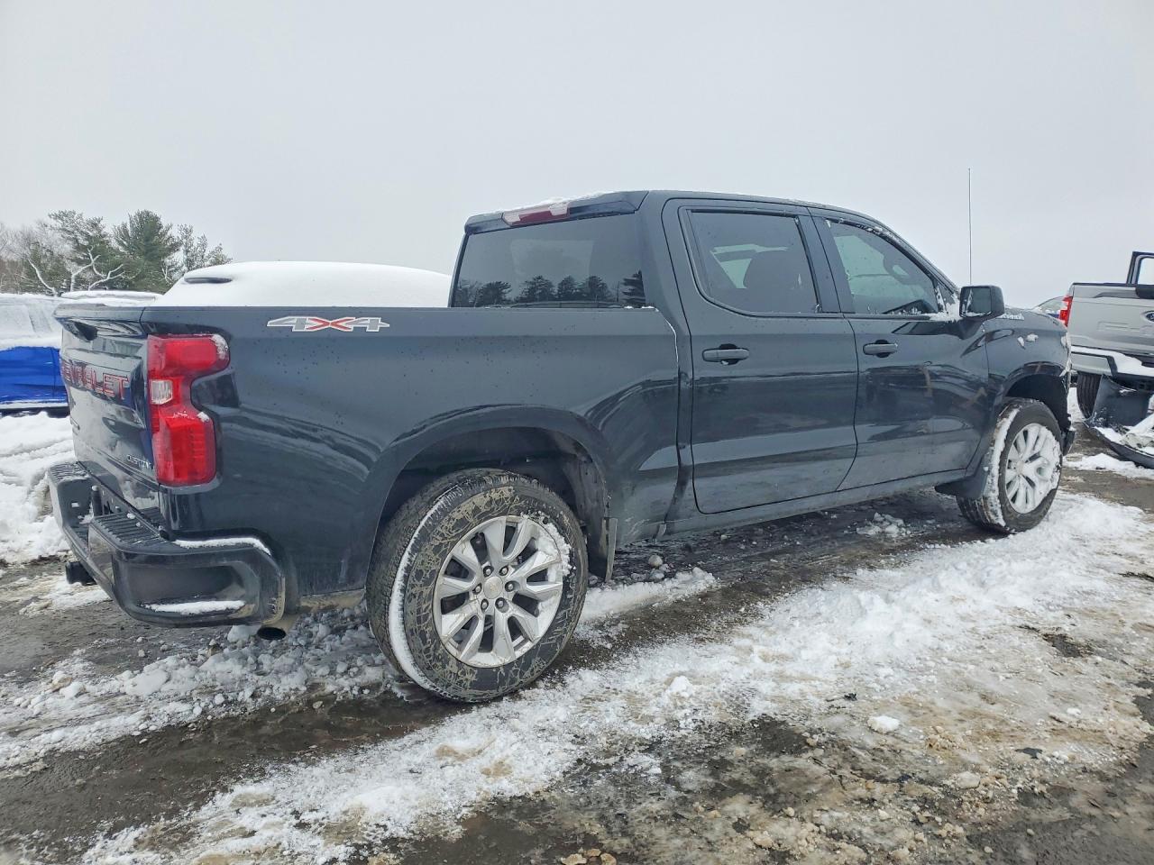 2022 Chevrolet Silverado K1500 Custom Black vin: 1GCPDBEK0NZ564078