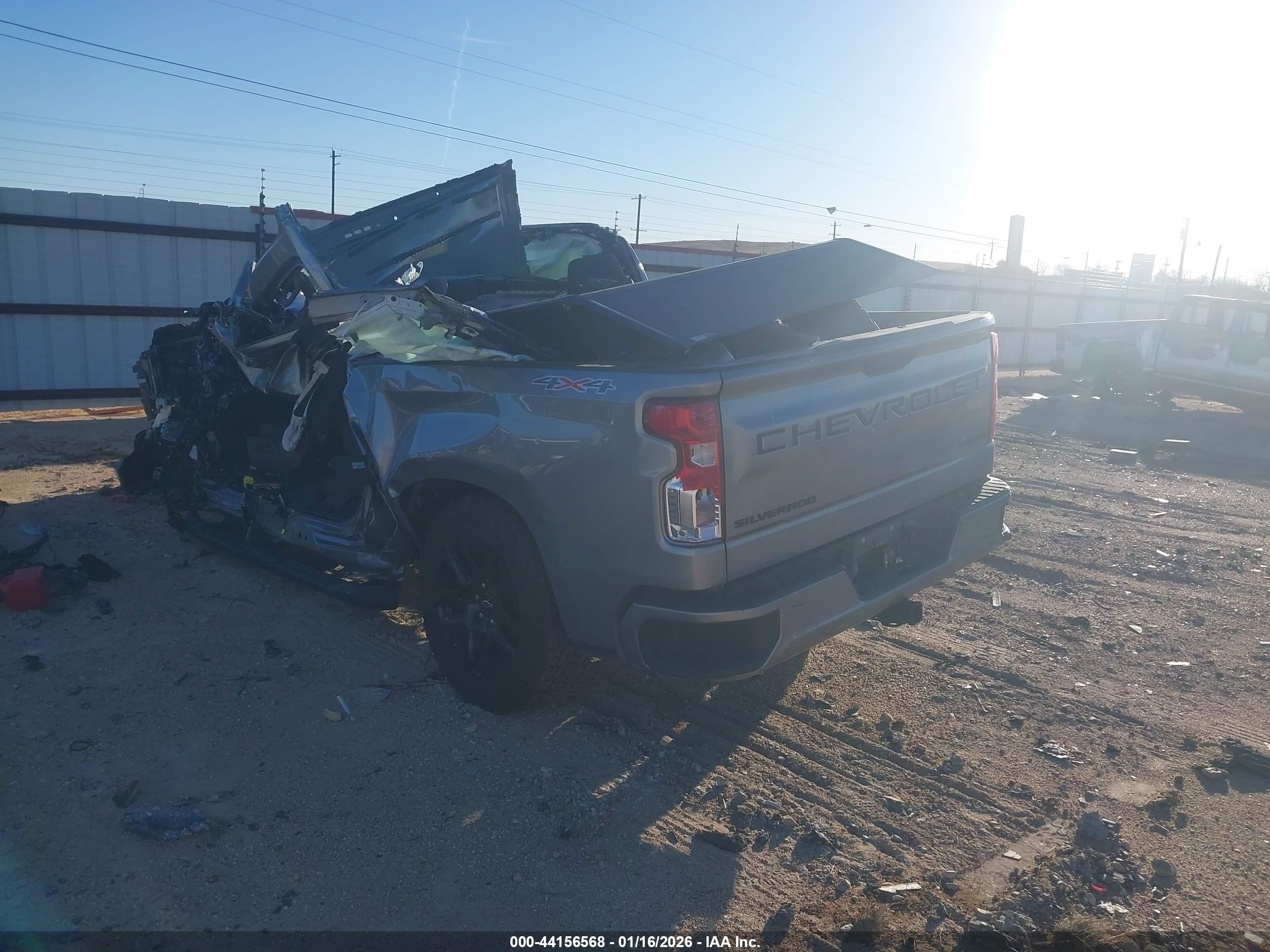 2024 Chevrolet Silverado 1500 4wd  Short Bed Custom Серебряный vin: 1GCPDBEK5RZ181968