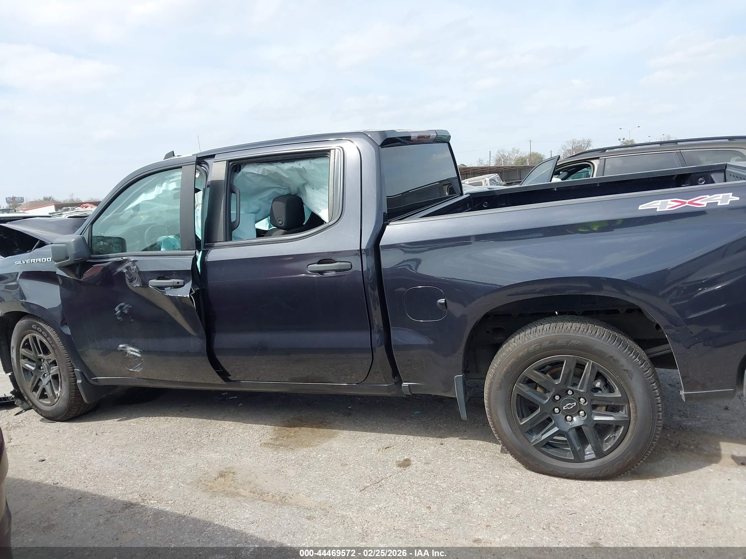 2022 Chevrolet Silverado 1500   Black vin: 1GCPDBEK6NZ634067