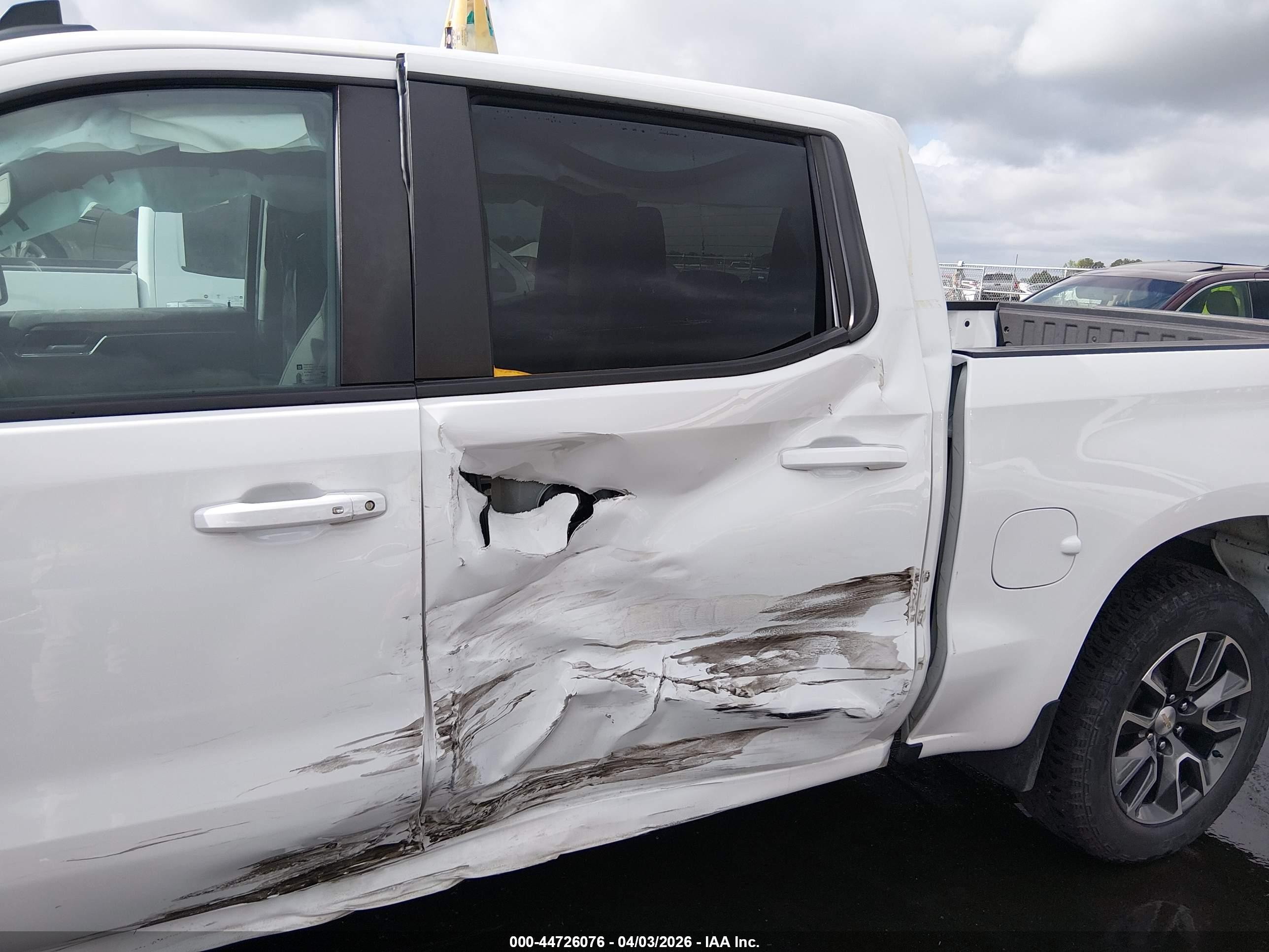 2023 Chevrolet Silverado 1500 4wd  Short Bed Lt With 2fl Белый vin: 1GCPDKEK0PZ120038