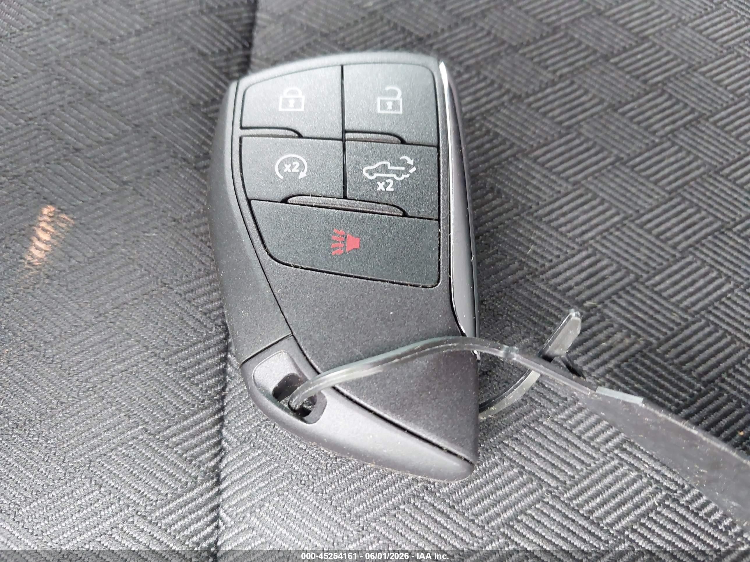 2026 Chevrolet Silverado 1500 4wd  Standard Bed Lt Gray vin: 1GCPKDEK3TZ244946