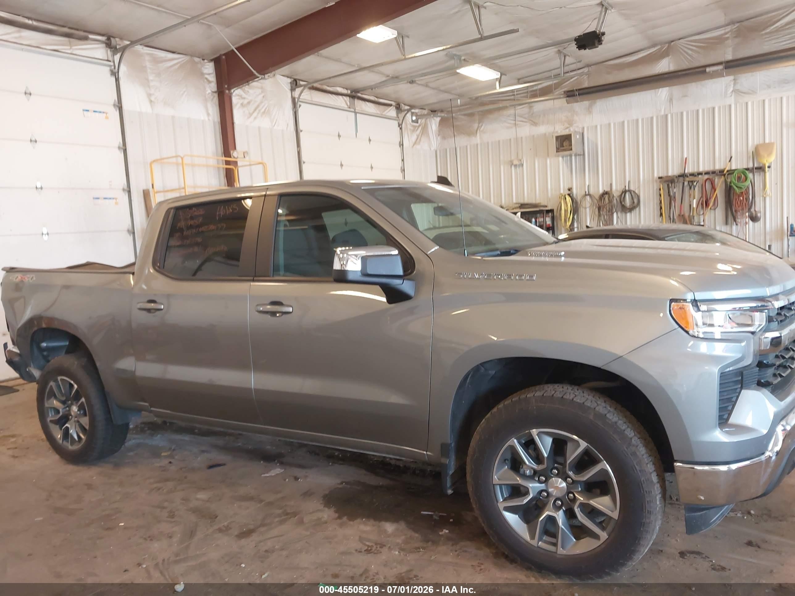 2025 Chevrolet Silverado 1500 4wd  Short Bed Lt With 2fl Серый vin: 1GCPKKEKXSZ290177