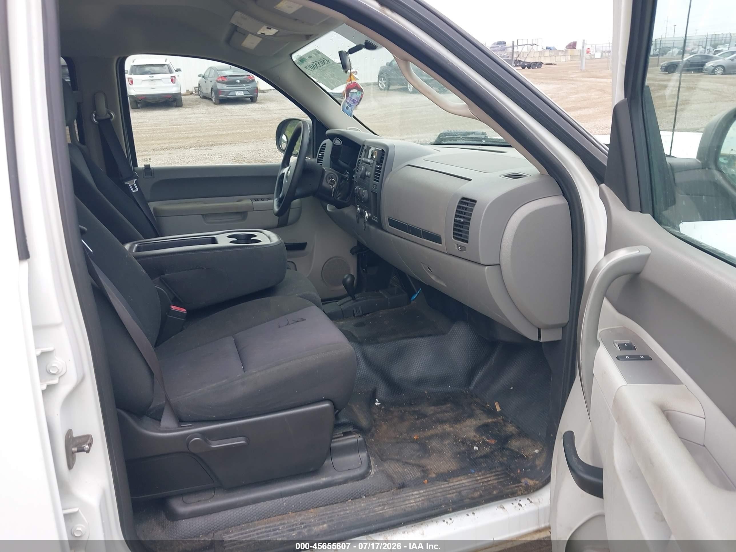 2011 Chevrolet Silverado 1500 Work Truck White vin: 1GCPKPE37BF185510