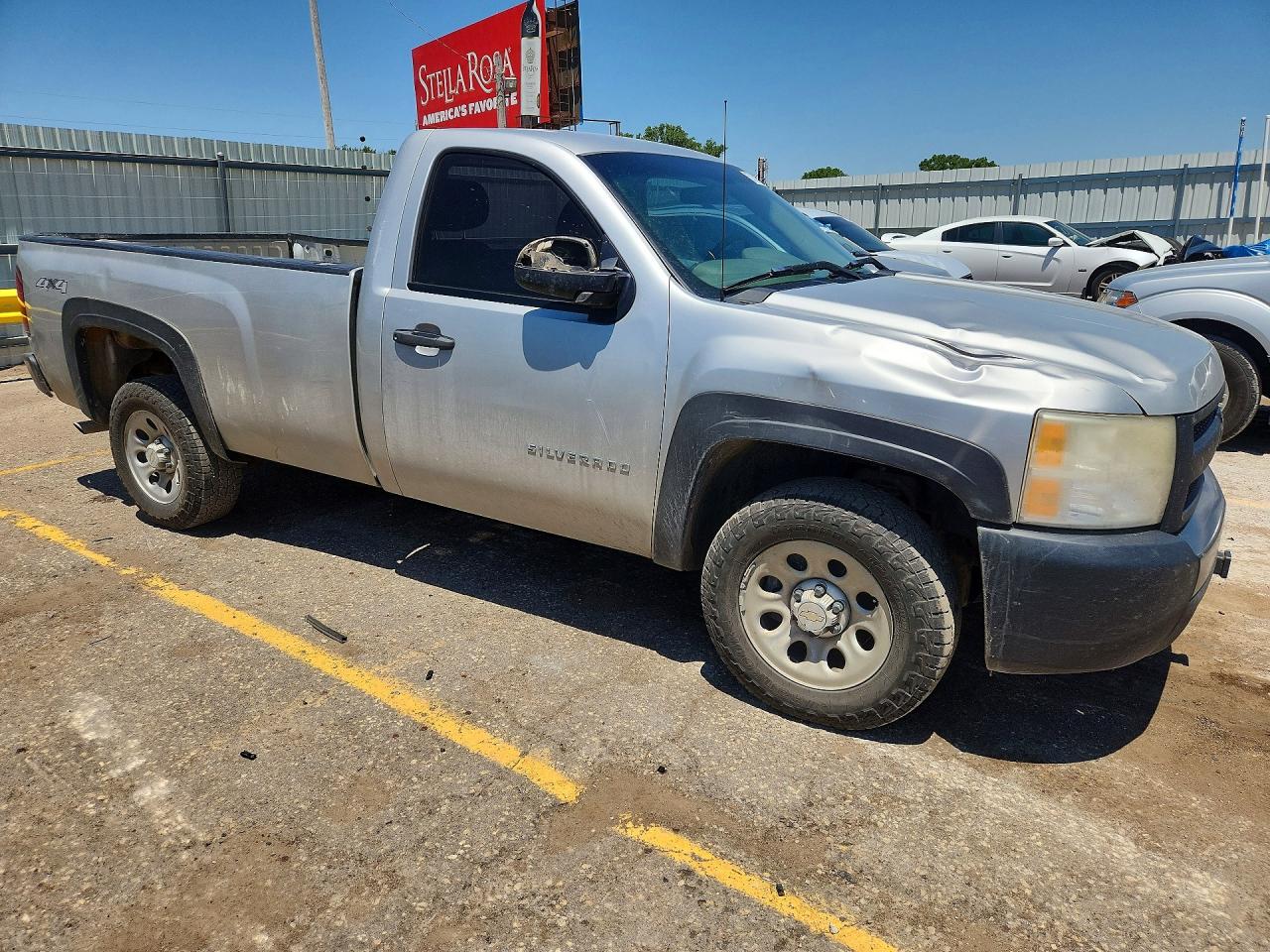 2010 Chevrolet Silverado K1500 Серебряный vin: 1GCPKPEA6AZ216614