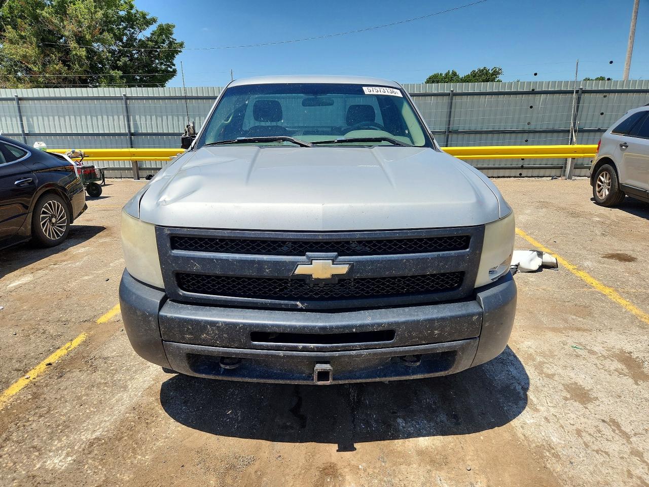 2010 Chevrolet Silverado K1500 Серебряный vin: 1GCPKPEA6AZ216614