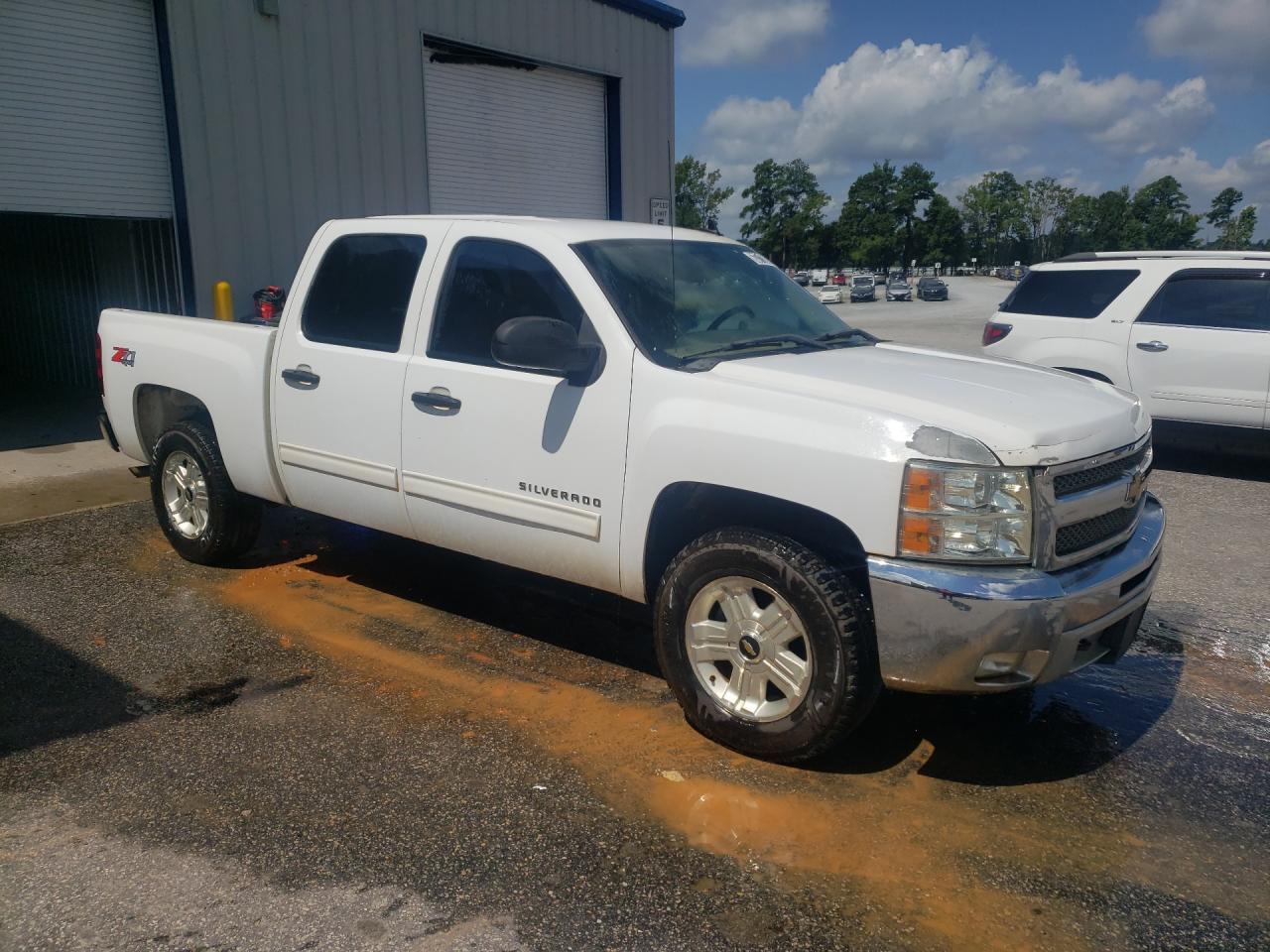 2012 Chevrolet Silverado K1500 Lt White vin: 1GCPKSE74CF186637 Damage: Right Front Fender, Peeling, 6 To 7 Inches