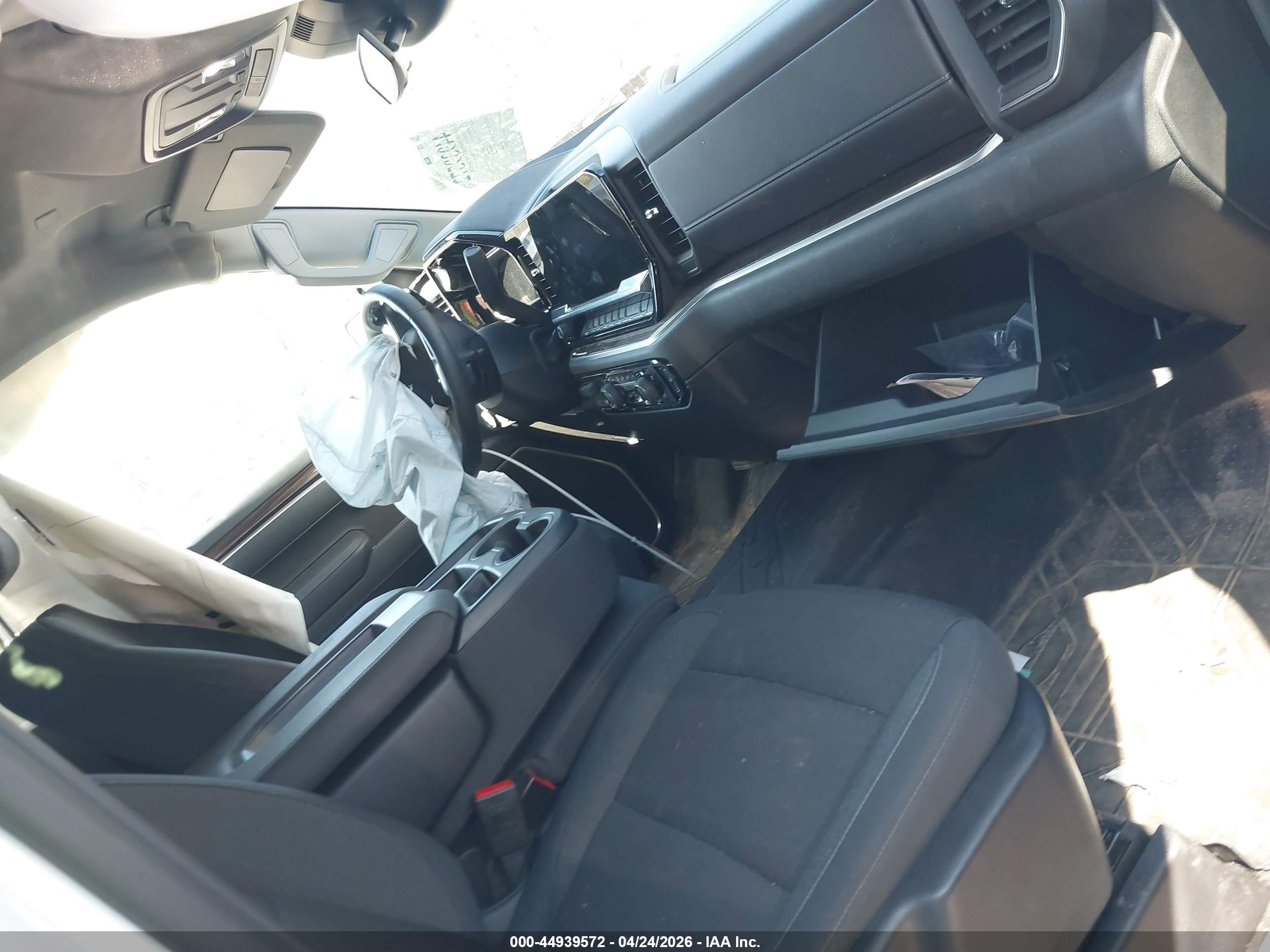 2026 Chevrolet Silverado 1500 4wd  Short Bed Rst Белый vin: 1GCPKWEKXTZ175782
