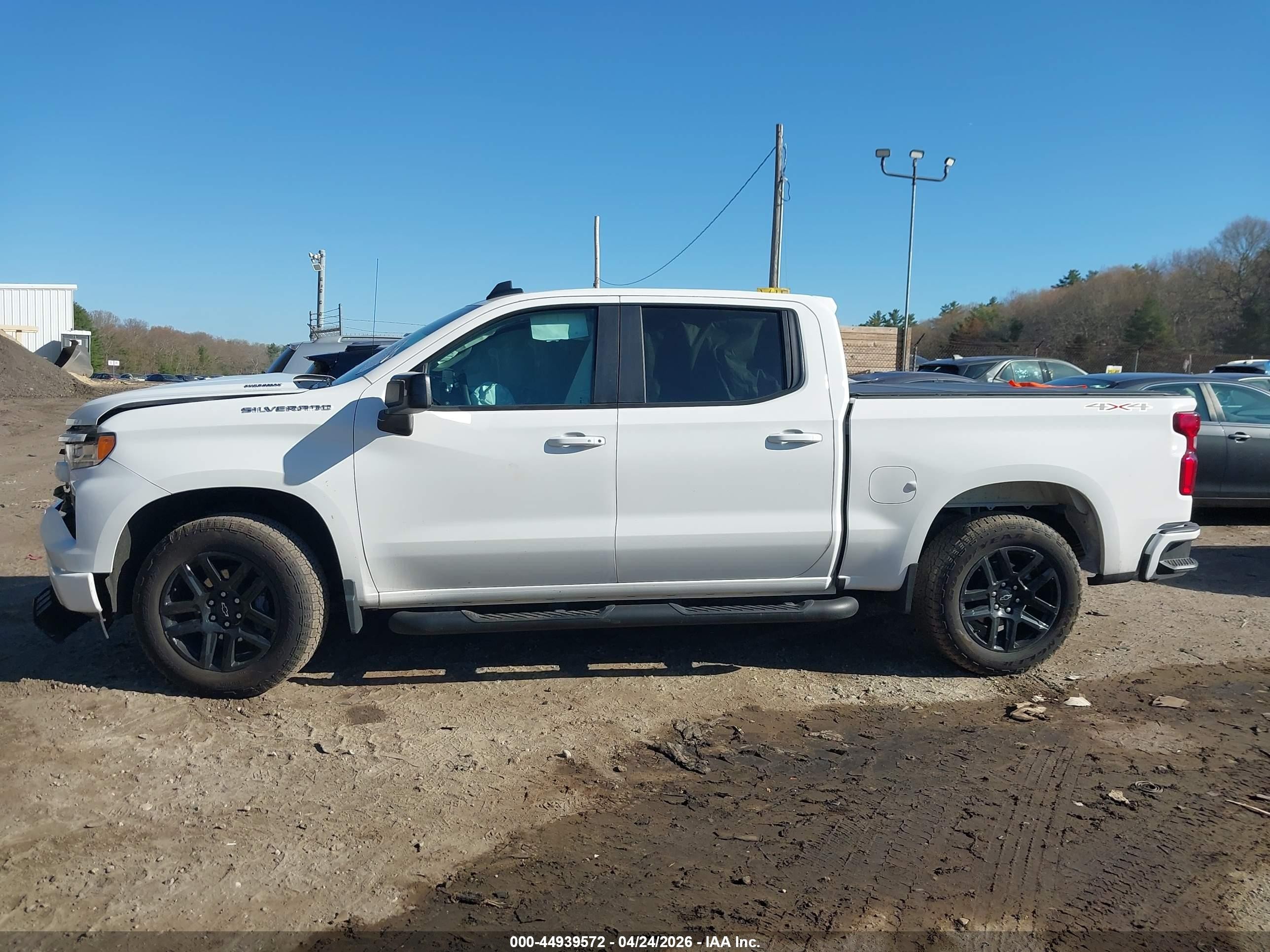 2026 Chevrolet Silverado 1500 4wd  Short Bed Rst Белый vin: 1GCPKWEKXTZ175782