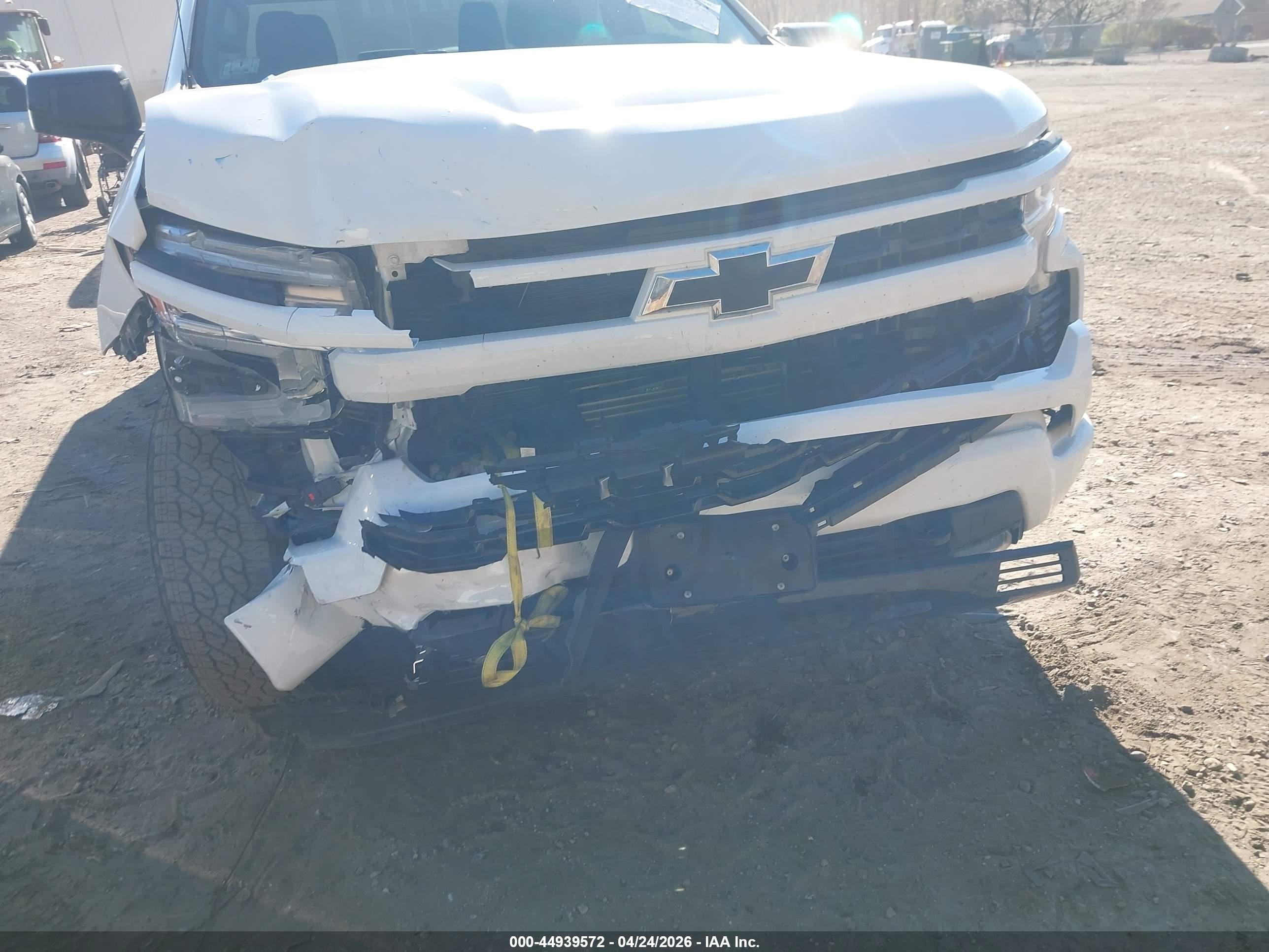 2026 Chevrolet Silverado 1500 4wd  Short Bed Rst Белый vin: 1GCPKWEKXTZ175782