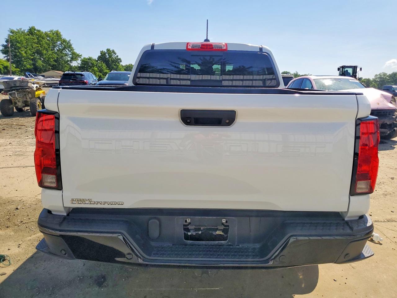 2024 Chevrolet Colorado White vin: 1GCPSBEK2R1183388