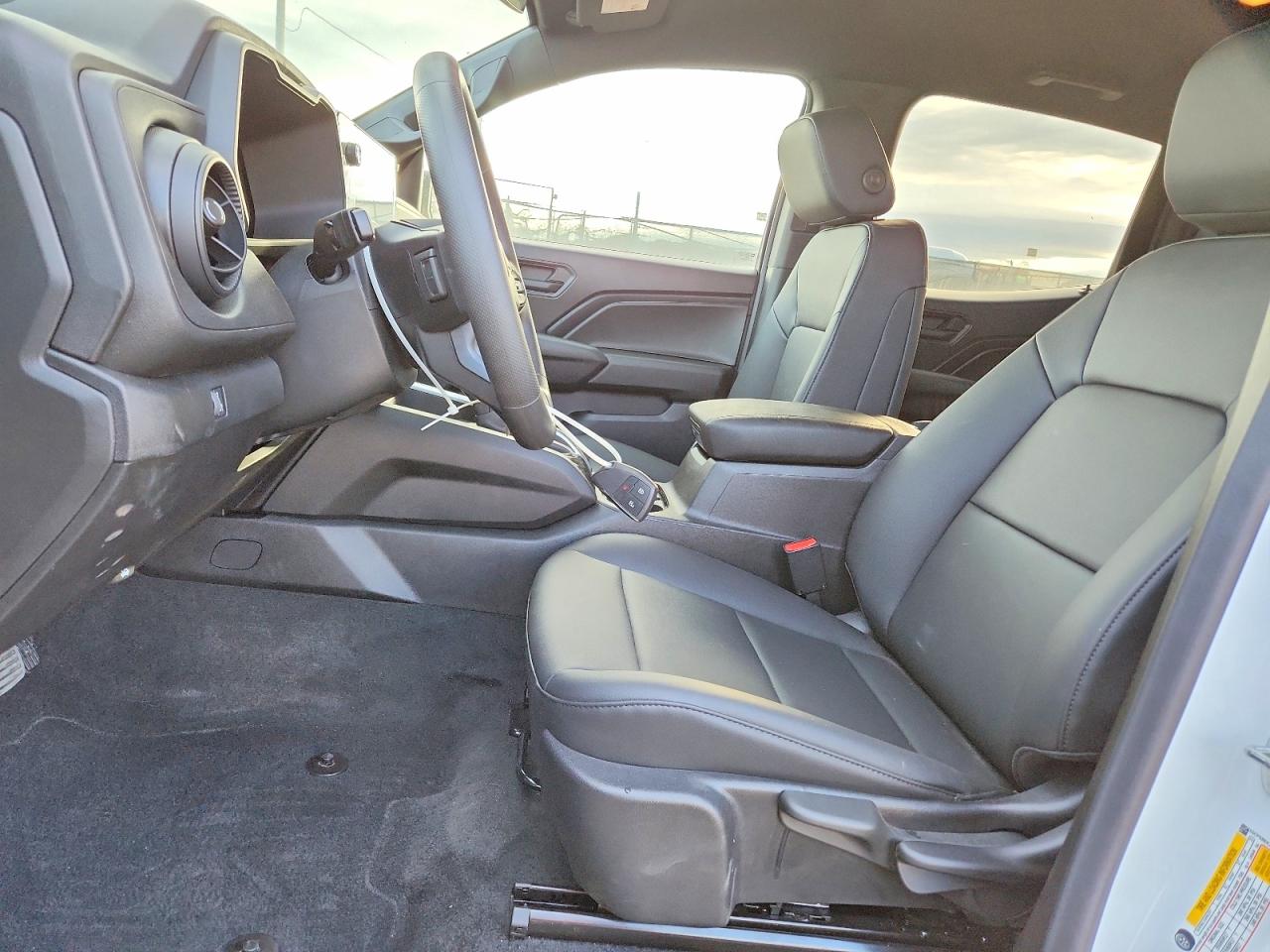 2025 Chevrolet Colorado White vin: 1GCPSBEK2S1210949