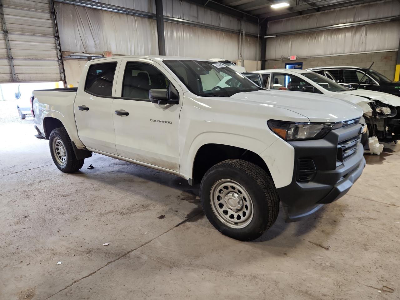 2026 Chevrolet Colorado Белый vin: 1GCPSBEK5T1160789 Damage: Right Rear Door, Dent(S) W/ Paint Dmg, 2 To 3 Inches