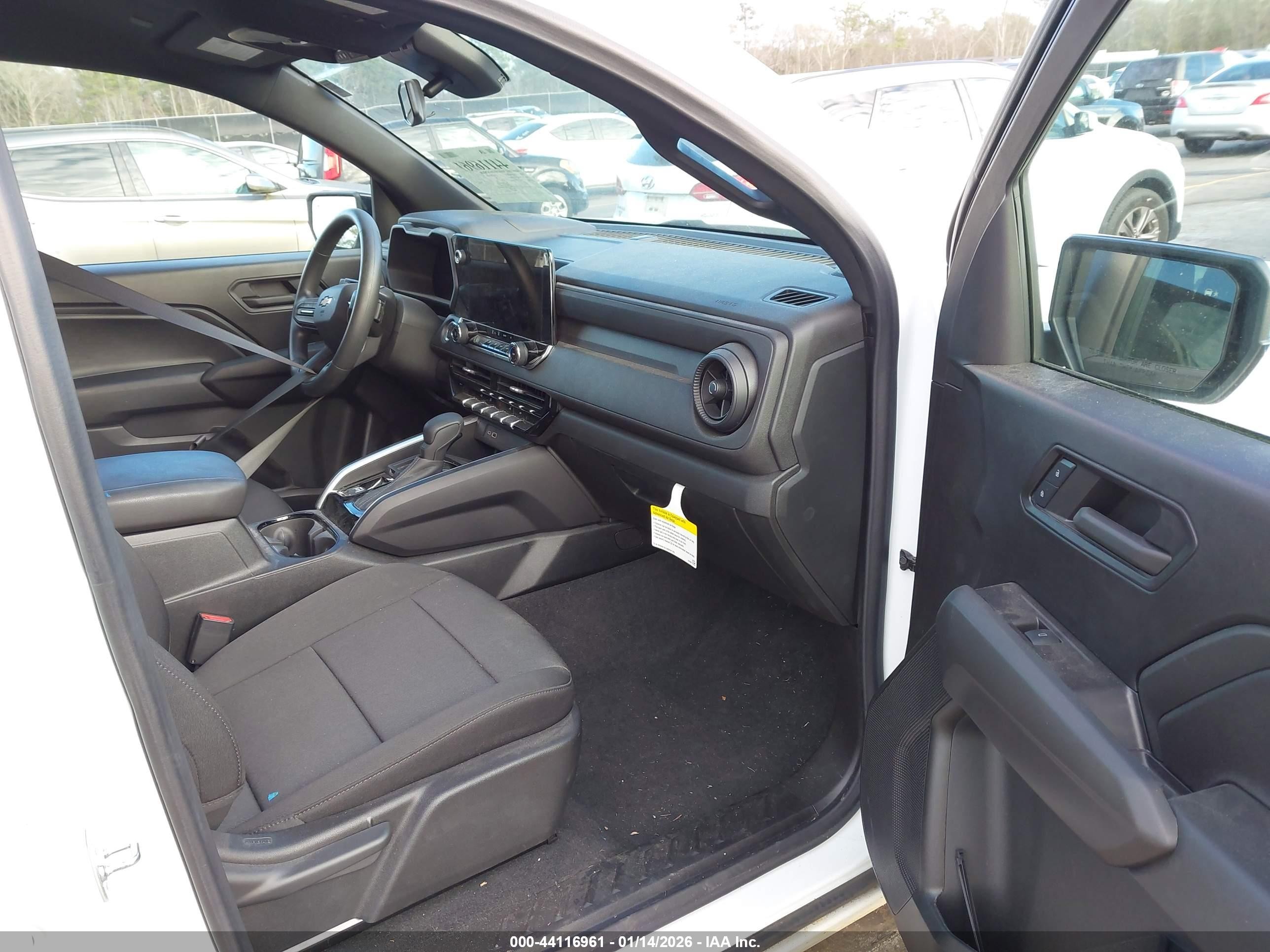 2024 Chevrolet Colorado 2wd Wt White vin: 1GCPSBEK8R1238801