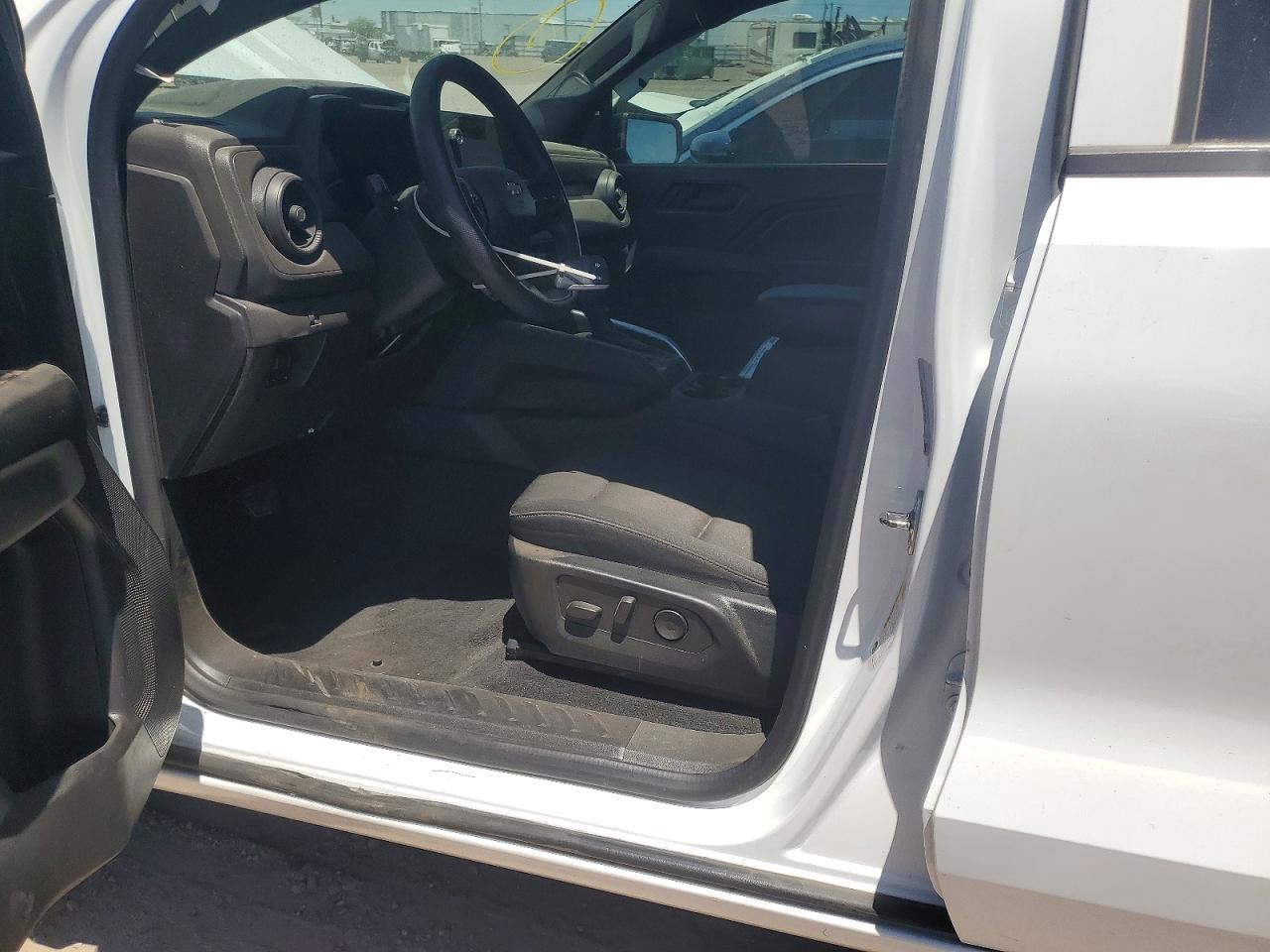 2023 Chevrolet Colorado White vin: 1GCPTBEK9P1241636