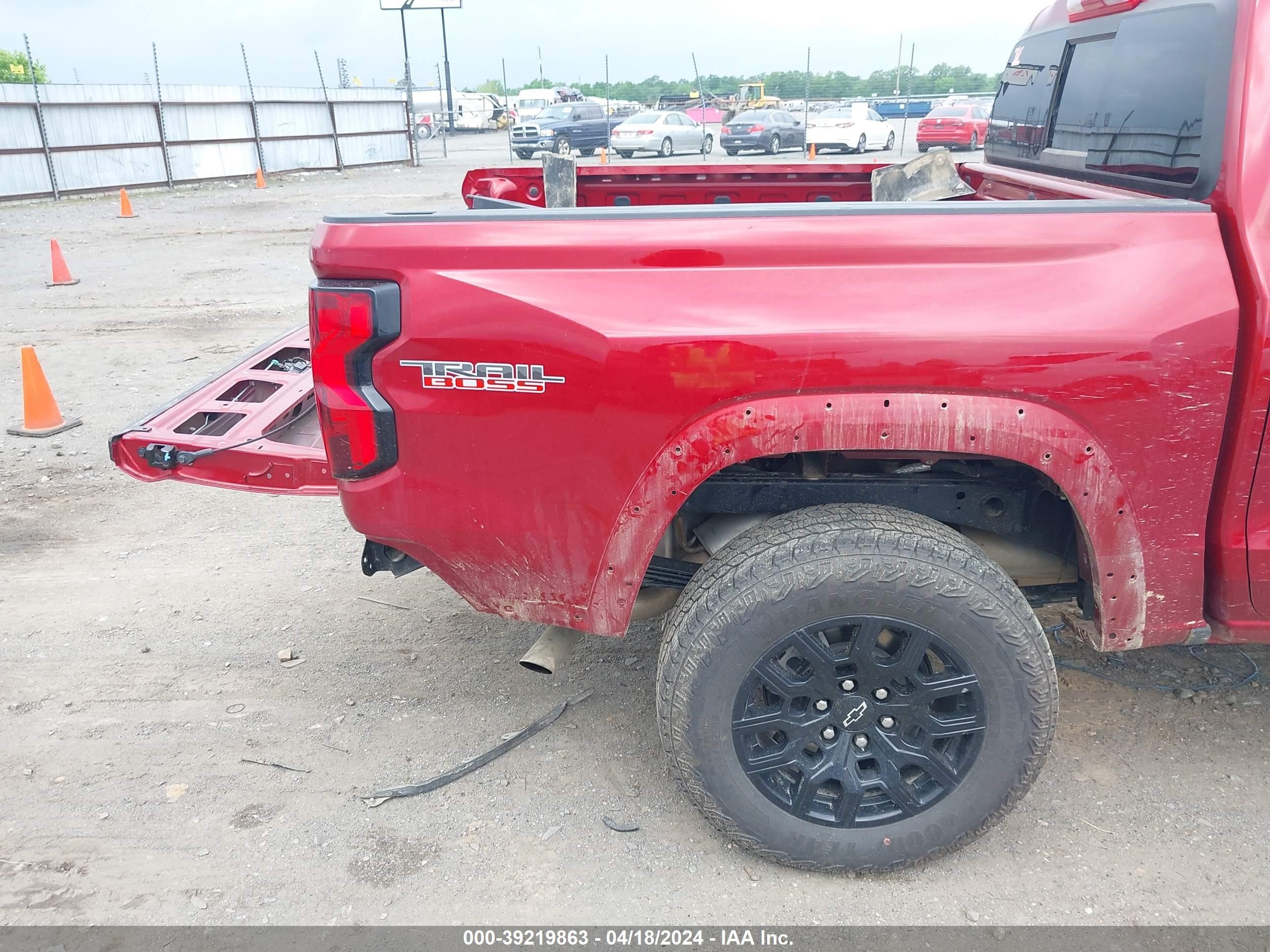 2023 Chevrolet Colorado 4wd  Short Box Trail Boss Red vin: 1GCPTEEK1P1201410