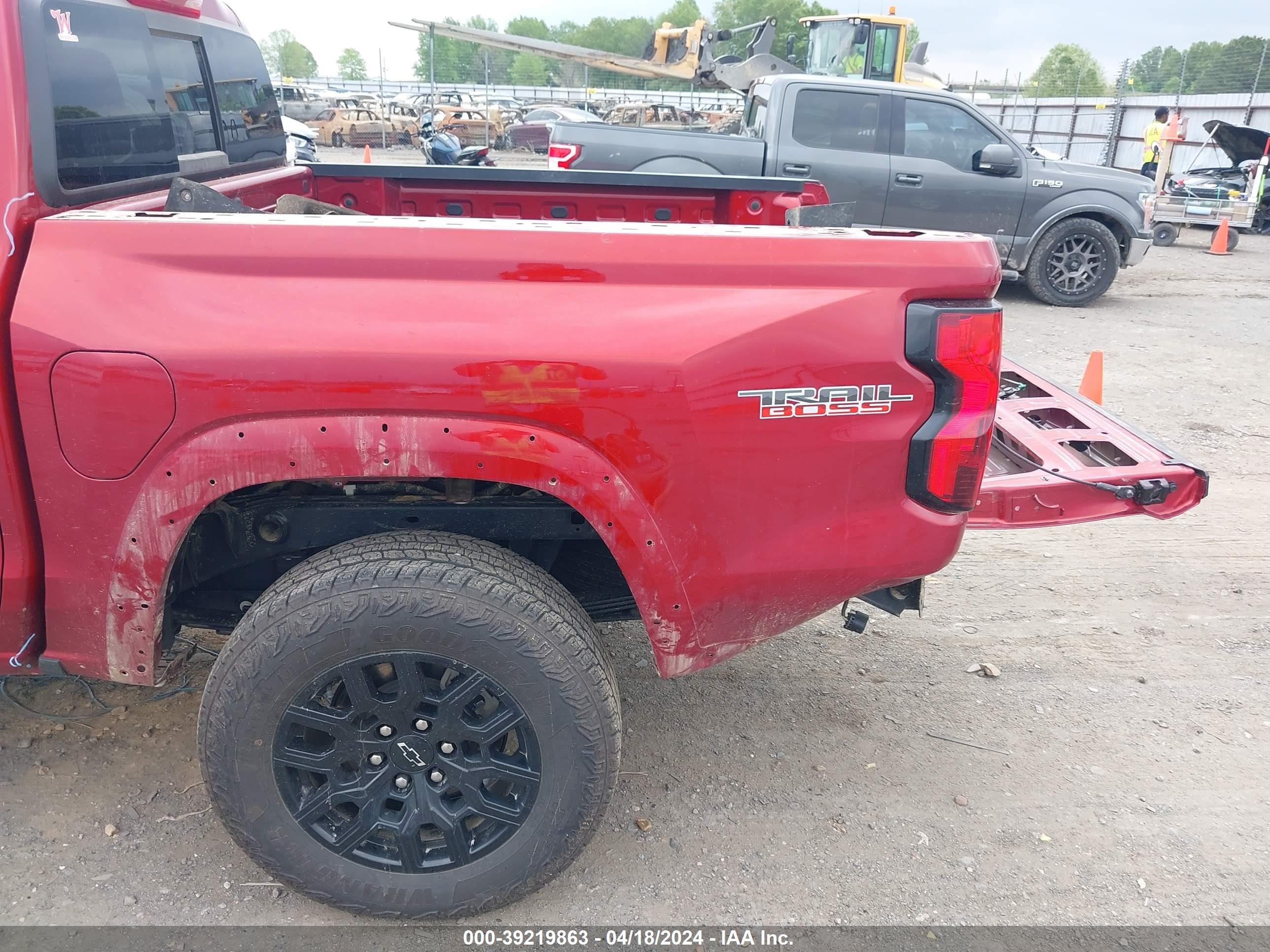 2023 Chevrolet Colorado 4wd  Short Box Trail Boss Red vin: 1GCPTEEK1P1201410