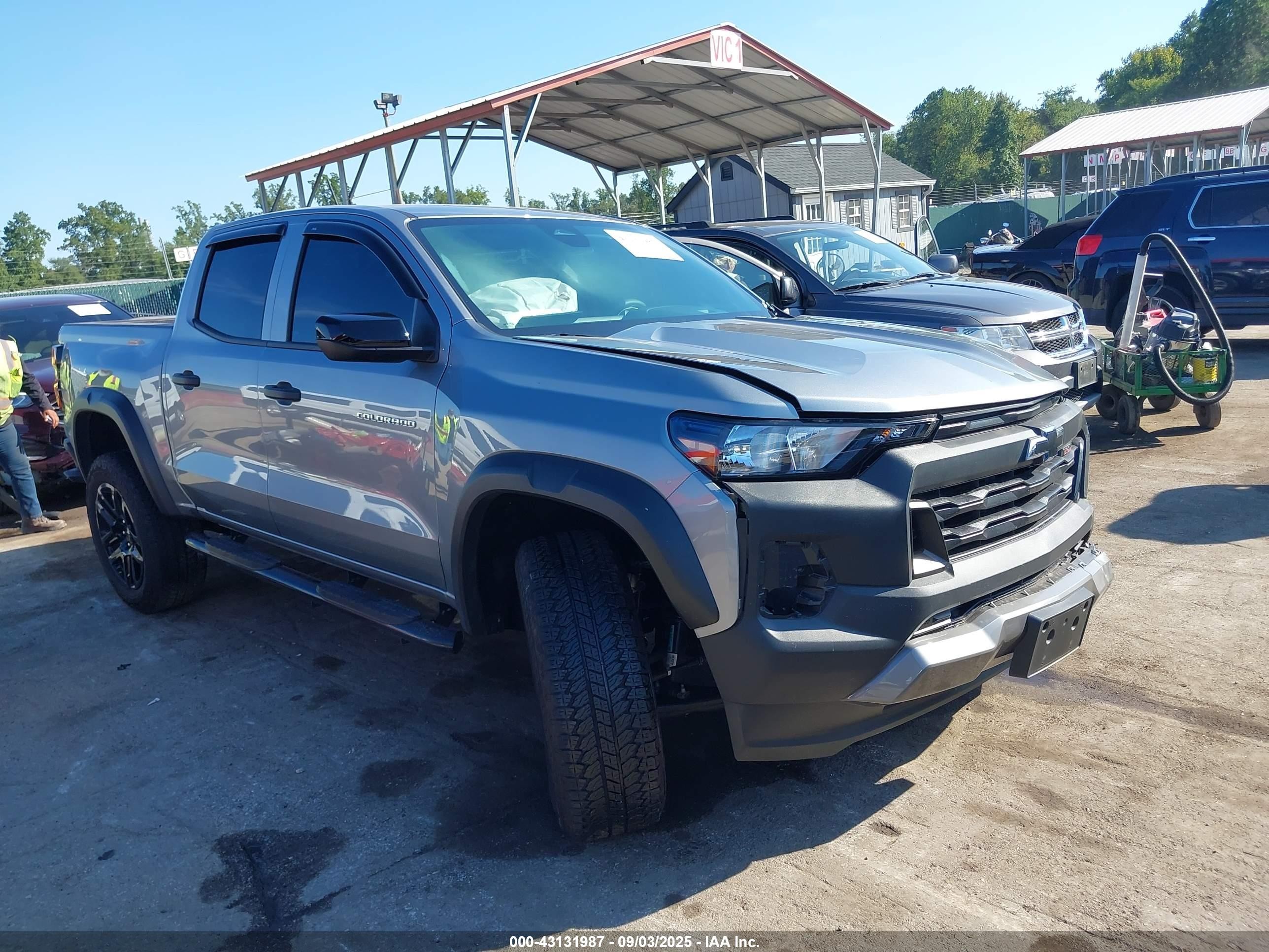 2024 Chevrolet Colorado 4wd Trail Boss Silver vin: 1GCPTEEK2R1284963