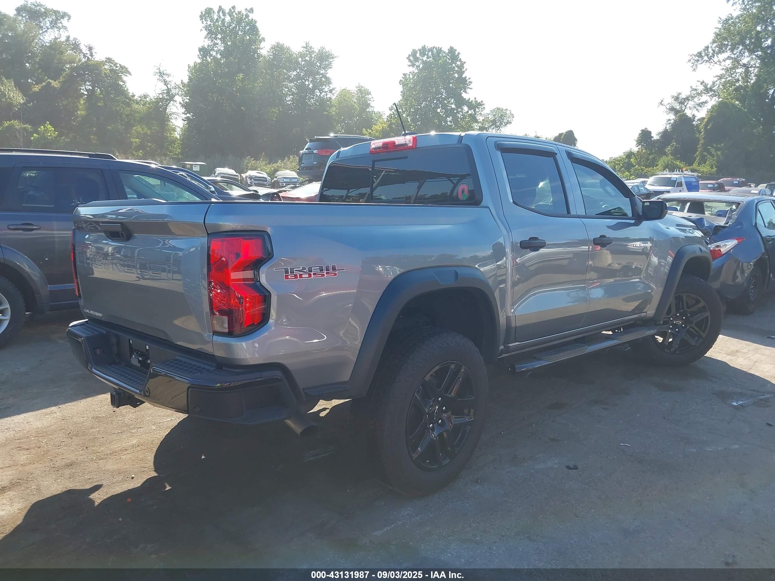 2024 Chevrolet Colorado 4wd Trail Boss Silver vin: 1GCPTEEK2R1284963