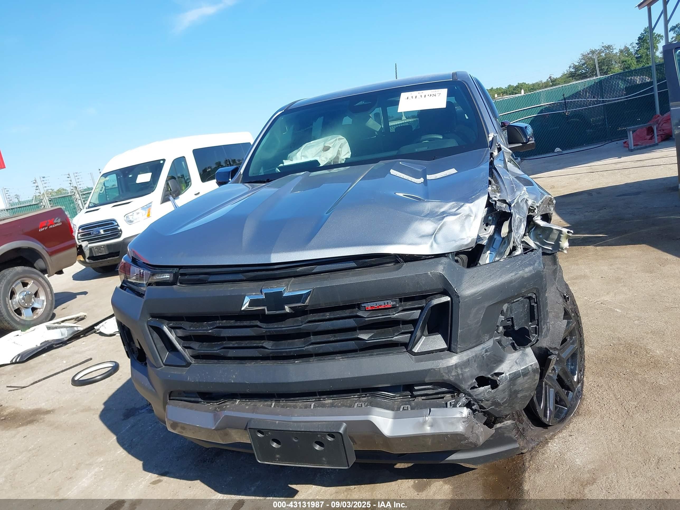 2024 Chevrolet Colorado 4wd Trail Boss Silver vin: 1GCPTEEK2R1284963