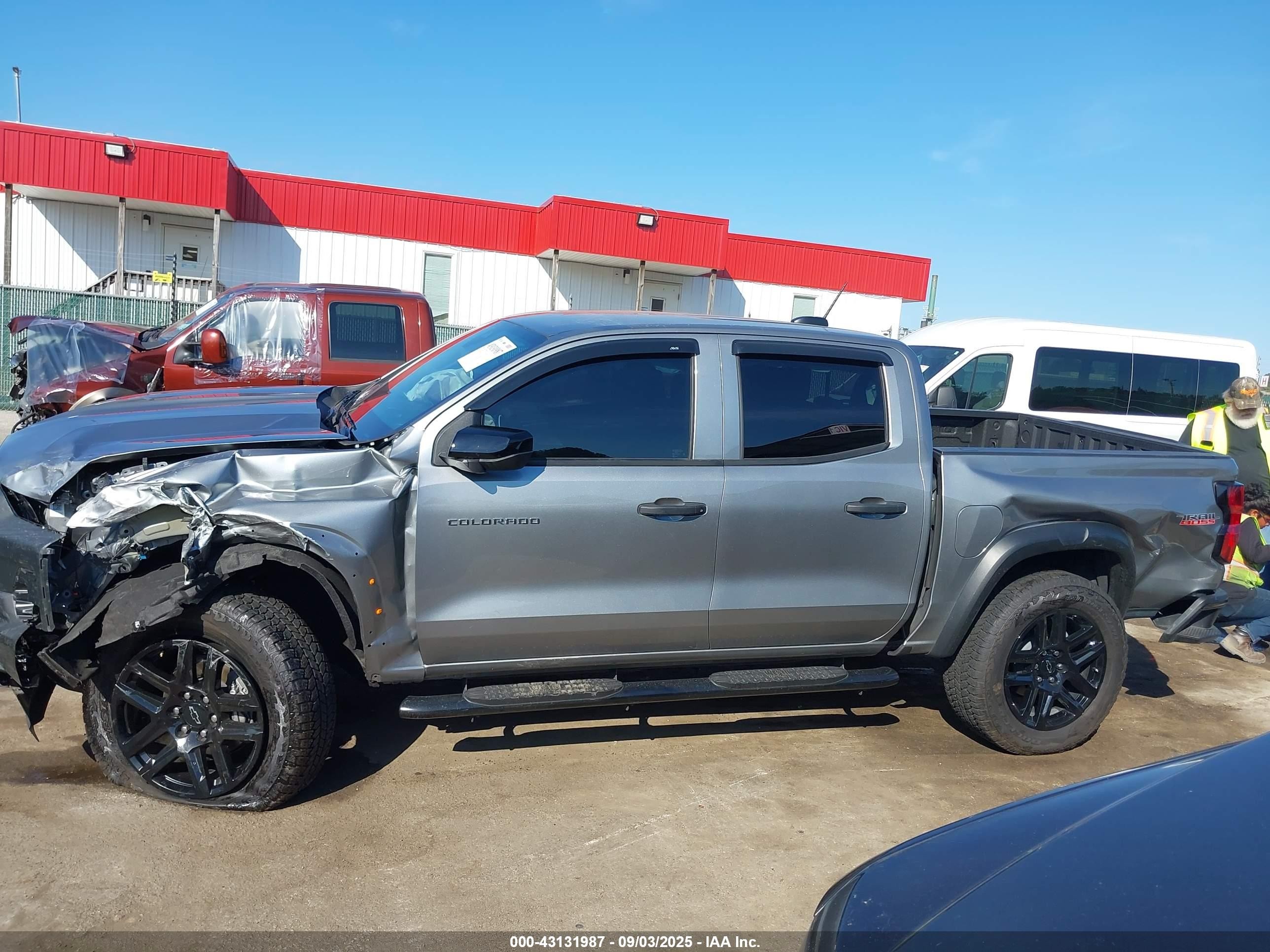 2024 Chevrolet Colorado 4wd Trail Boss Silver vin: 1GCPTEEK2R1284963