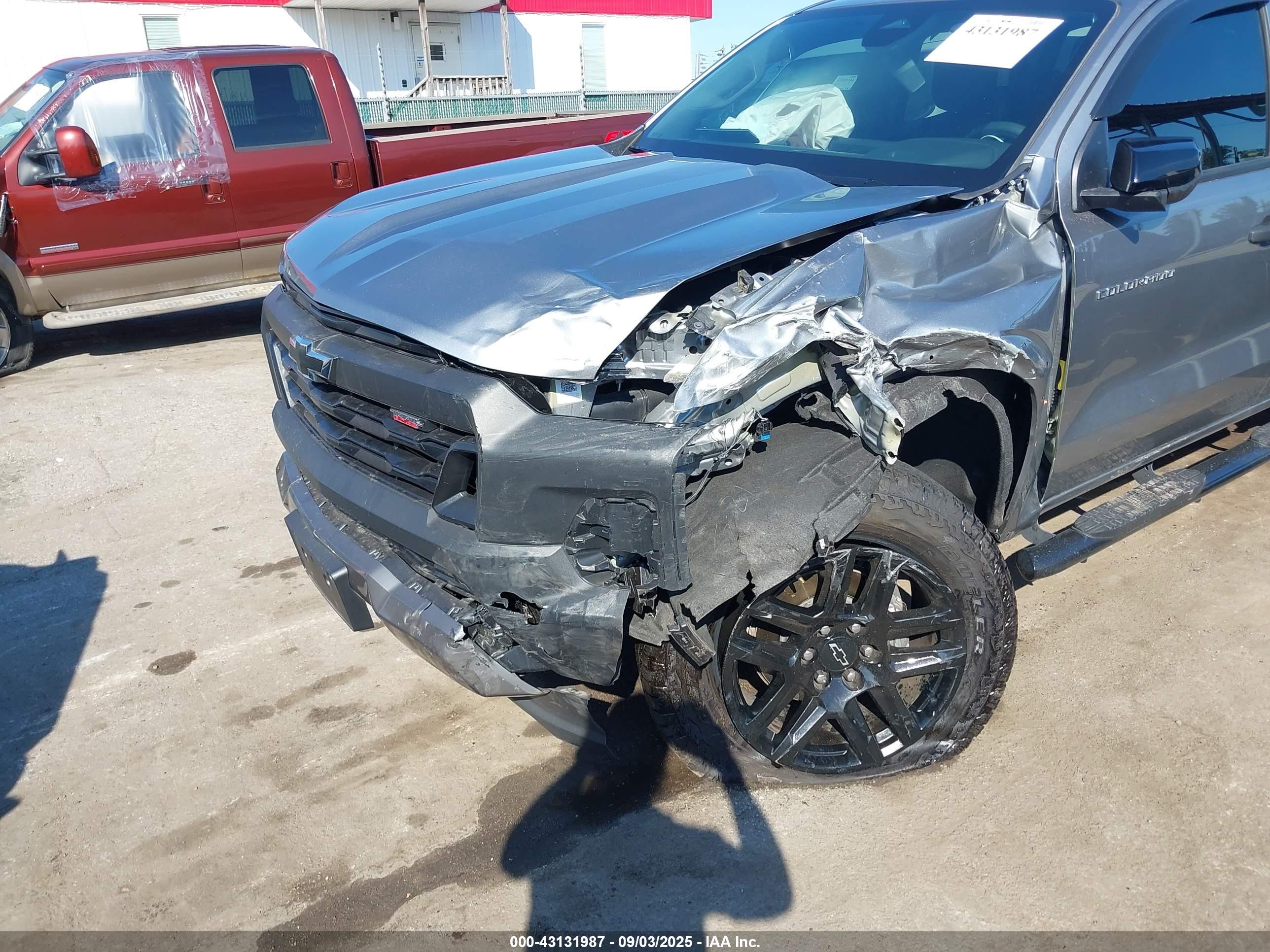 2024 Chevrolet Colorado 4wd Trail Boss Silver vin: 1GCPTEEK2R1284963