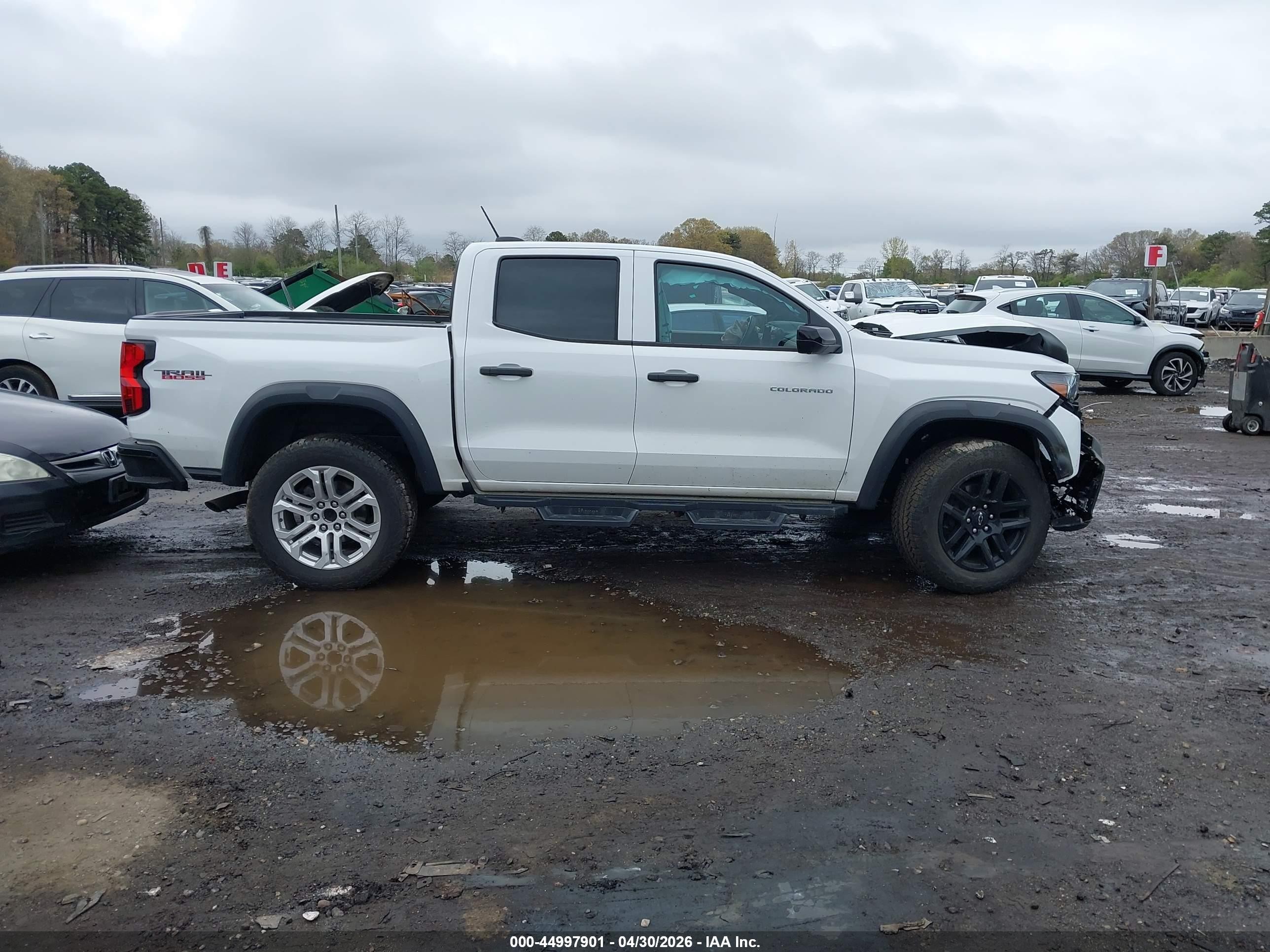 2024 Chevrolet Colorado 4wd Trail Boss White vin: 1GCPTEEK6R1121765