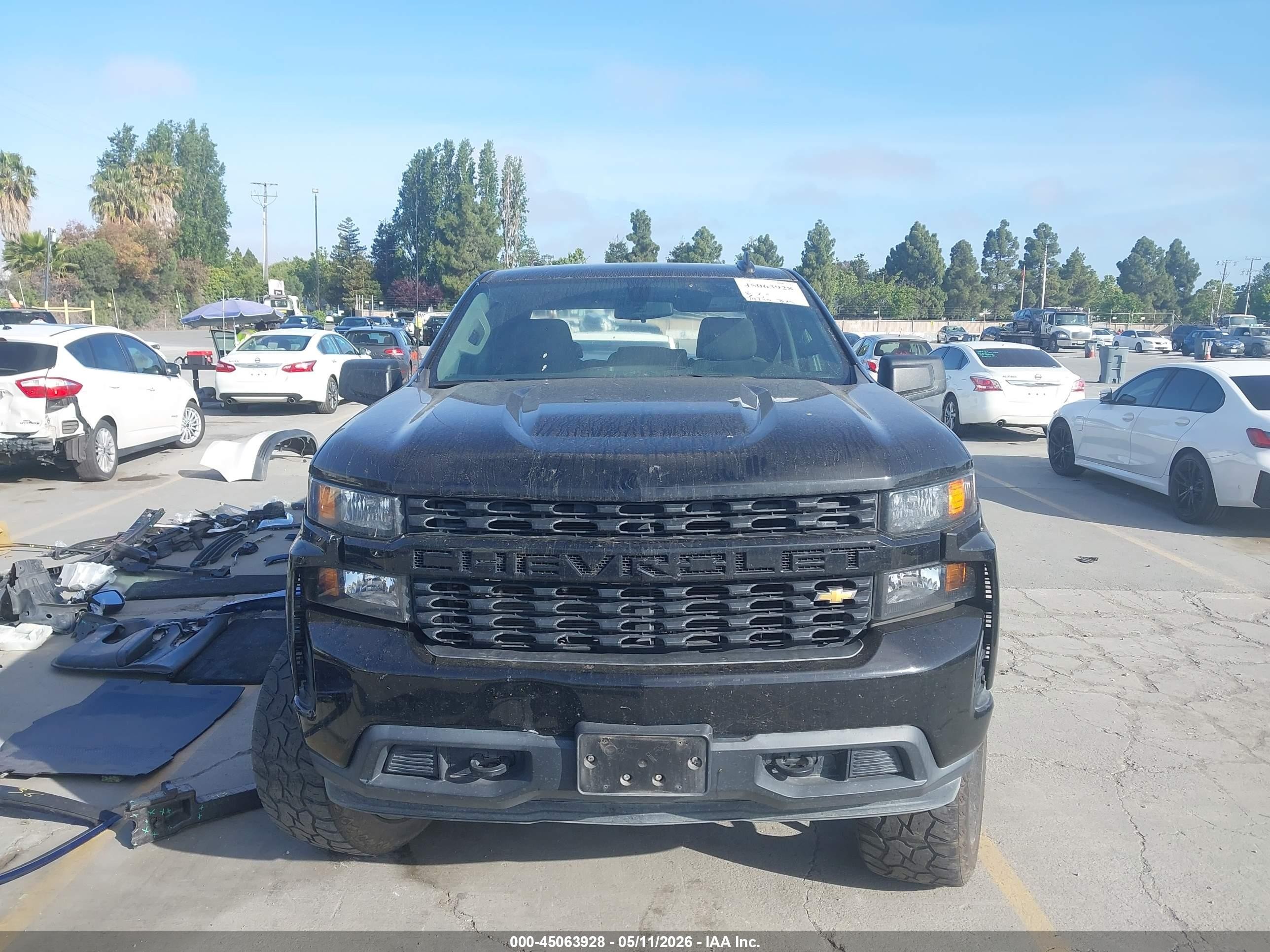 2019 Chevrolet Silverado 1500 Custom Черный vin: 1GCPWBEH3KZ385964