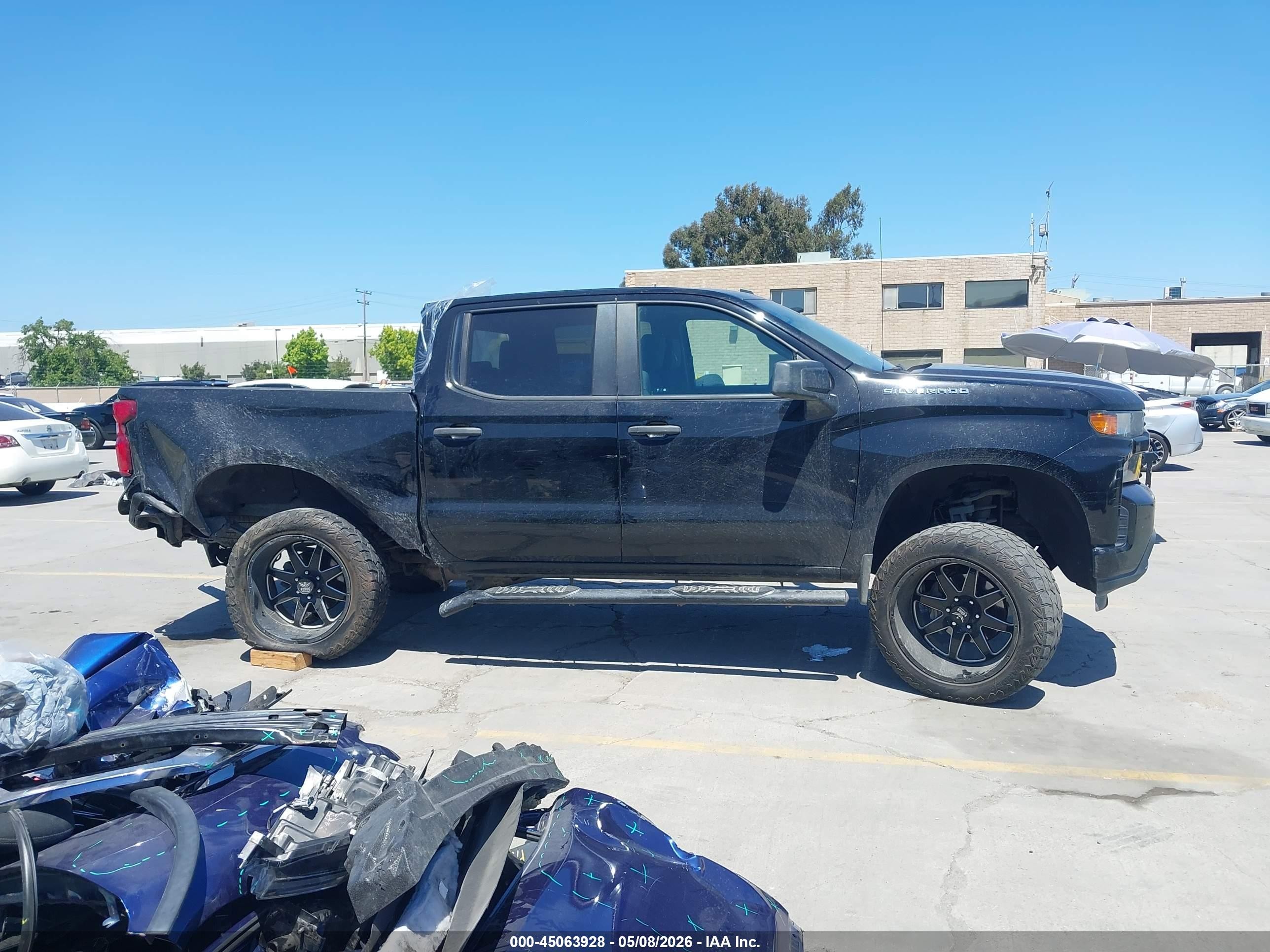 2019 Chevrolet Silverado 1500 Custom Черный vin: 1GCPWBEH3KZ385964