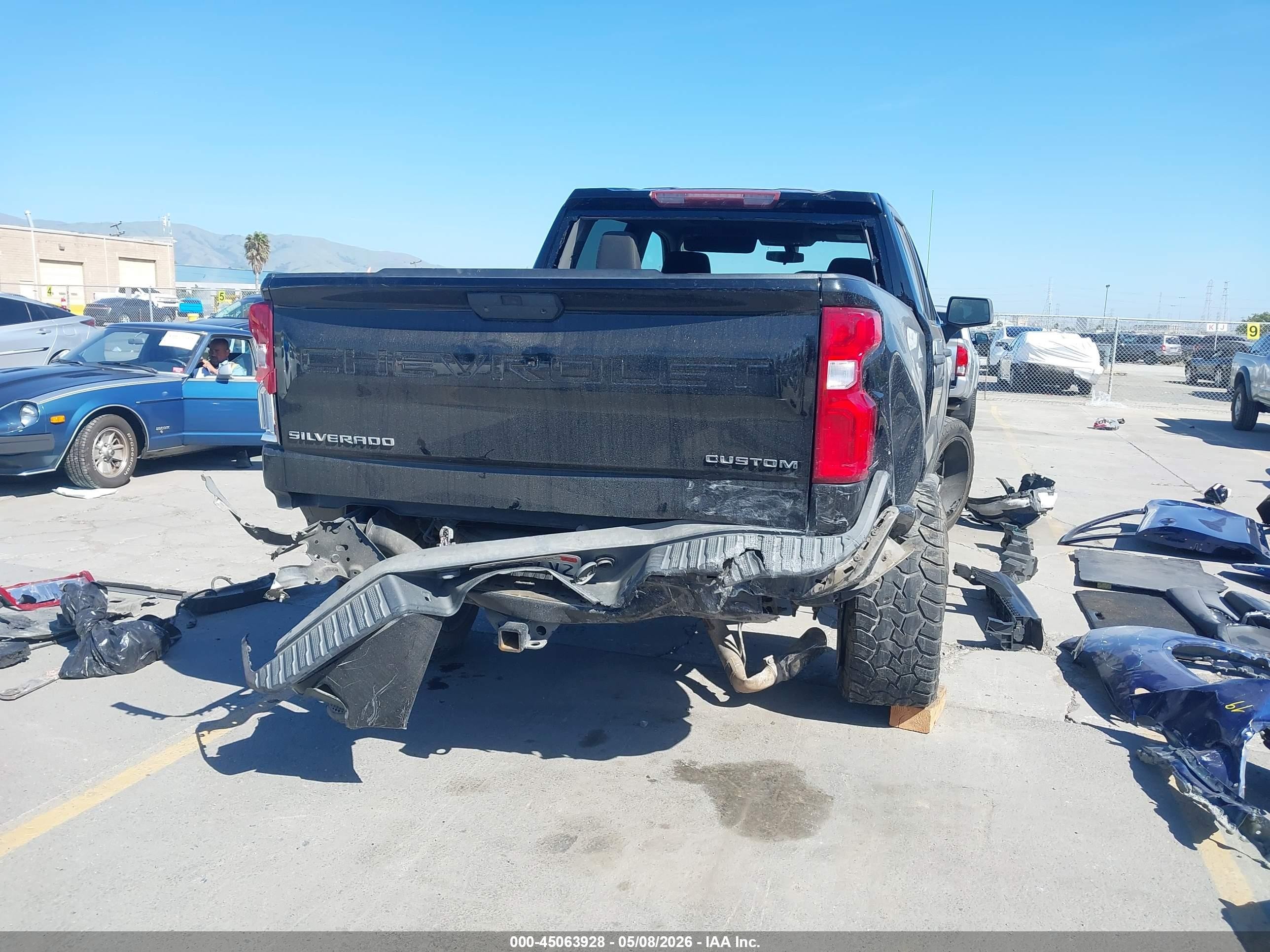 2019 Chevrolet Silverado 1500 Custom Черный vin: 1GCPWBEH3KZ385964