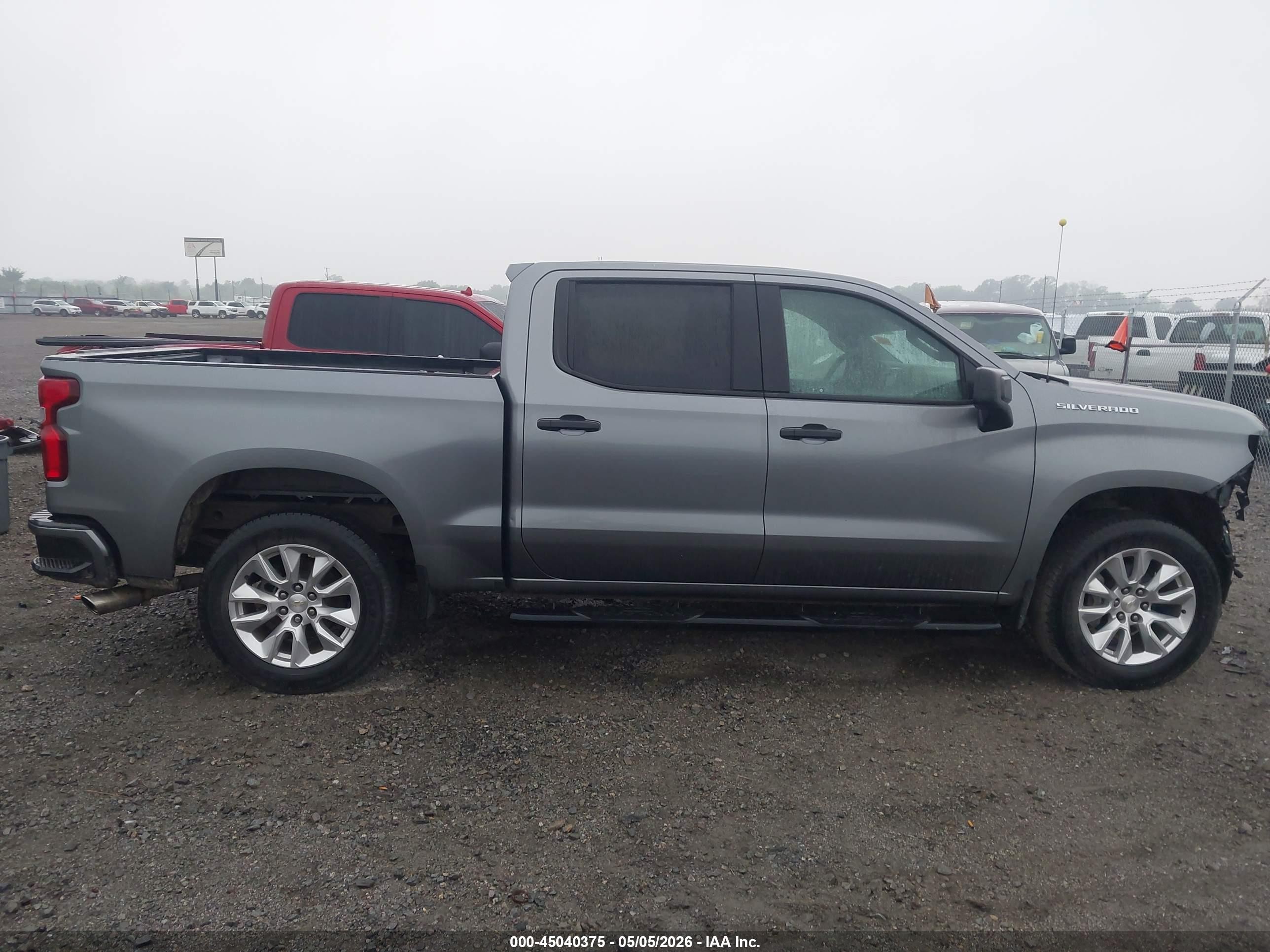 2021 Chevrolet Silverado 1500 2wd  Short Bed Custom Серебряный vin: 1GCPWBEH7MZ128440