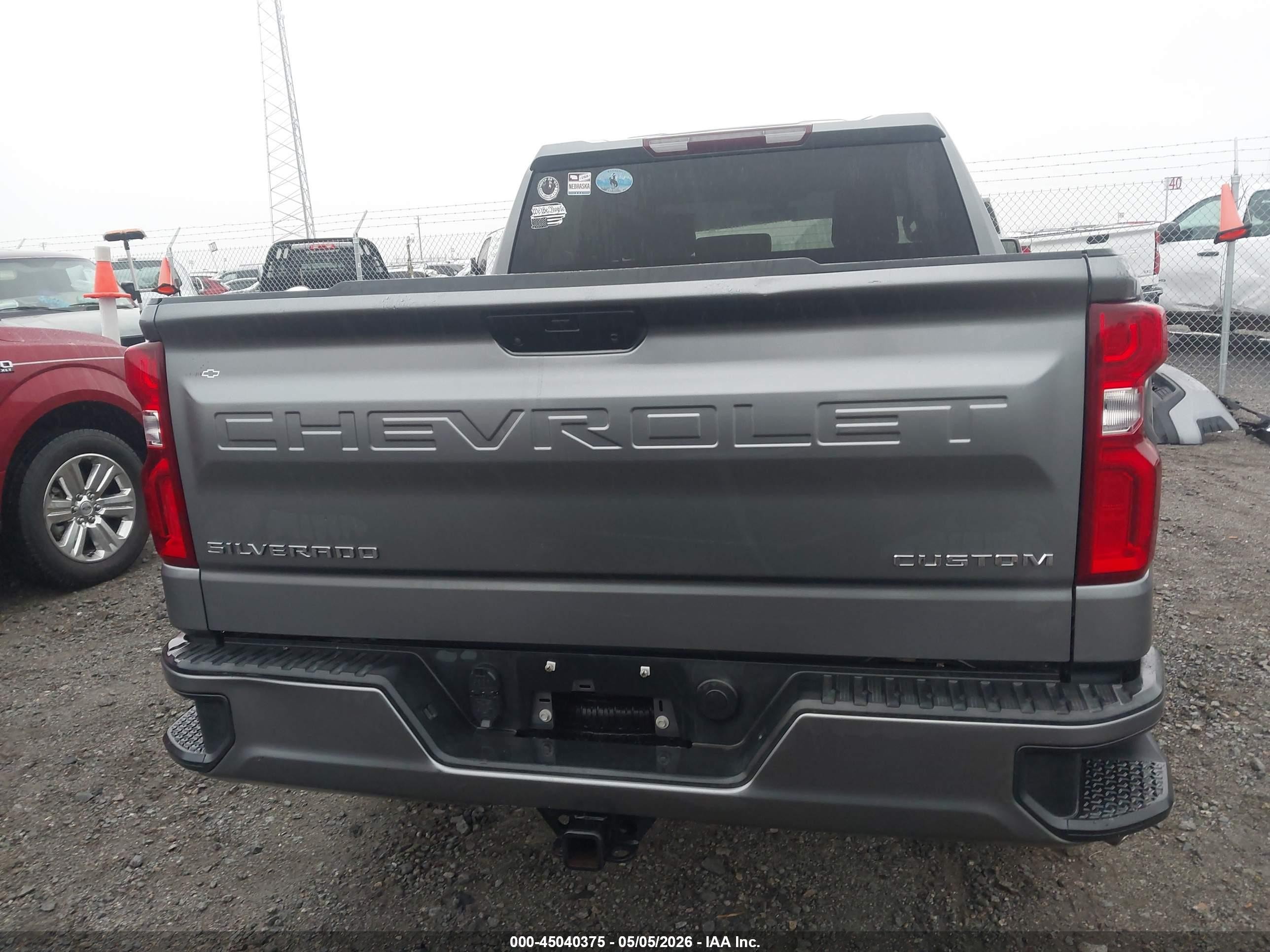 2021 Chevrolet Silverado 1500 2wd  Short Bed Custom Серебряный vin: 1GCPWBEH7MZ128440