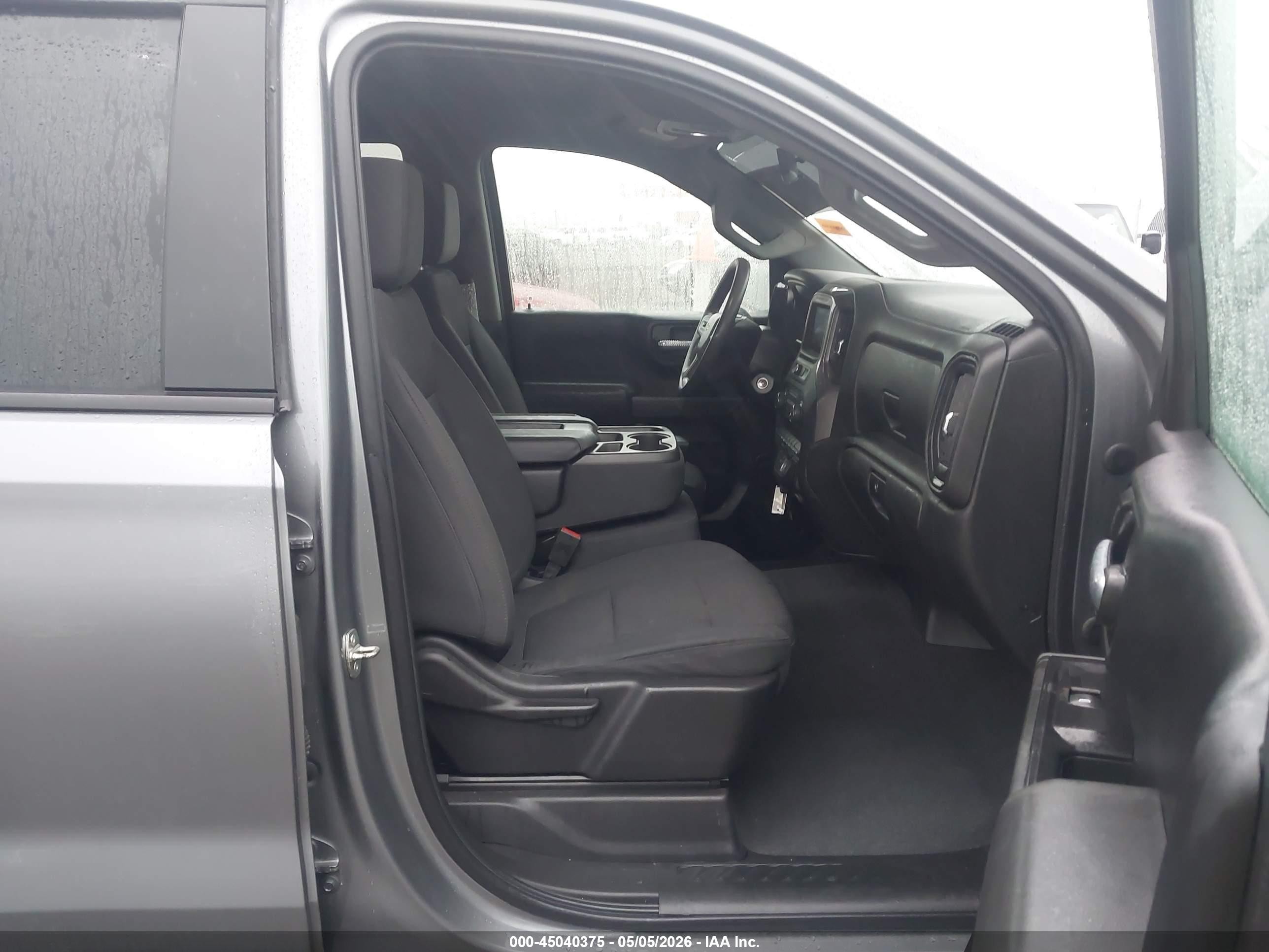 2021 Chevrolet Silverado 1500 2wd  Short Bed Custom Серебряный vin: 1GCPWBEH7MZ128440