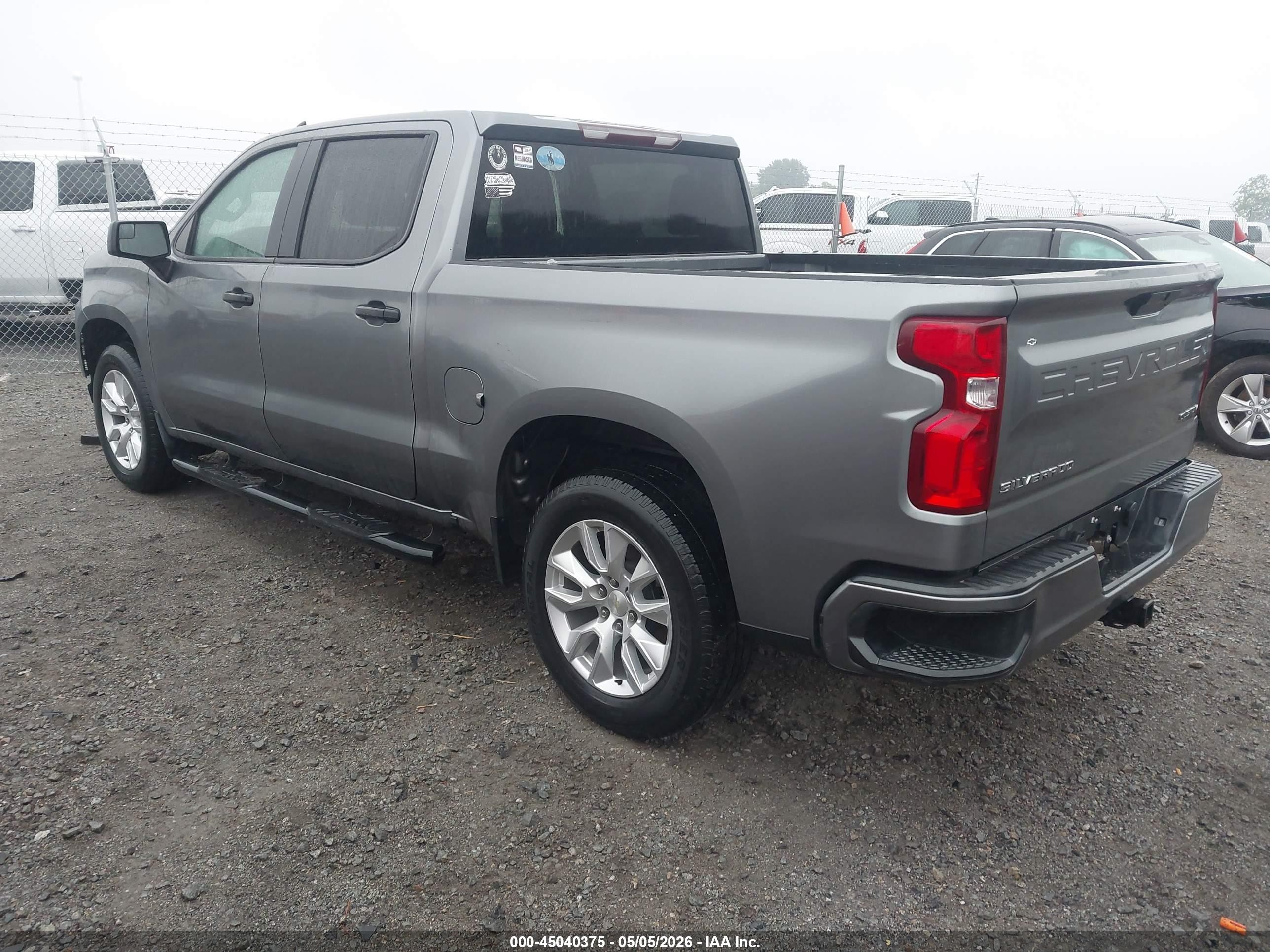 2021 Chevrolet Silverado 1500 2wd  Short Bed Custom Серебряный vin: 1GCPWBEH7MZ128440
