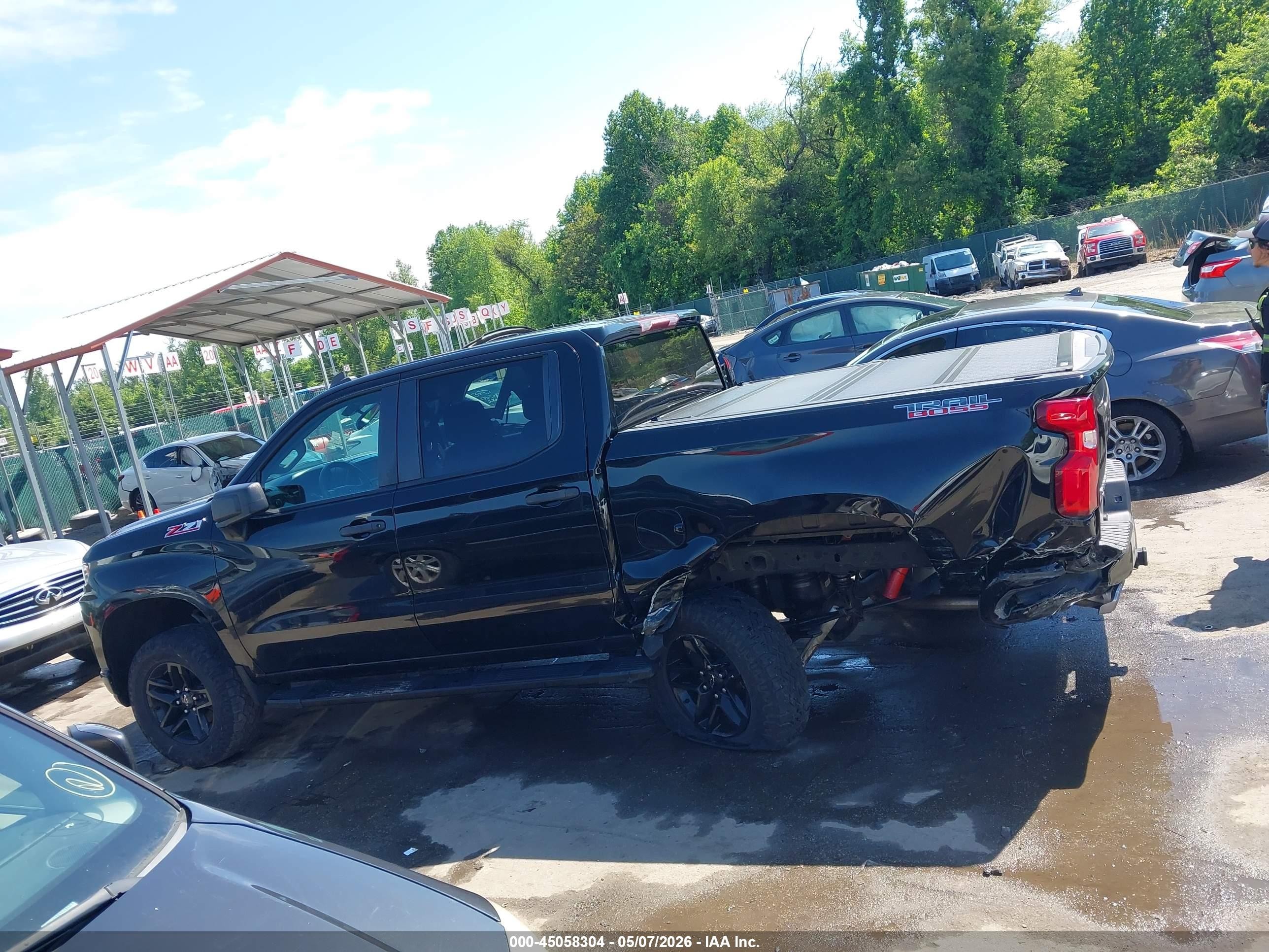 2020 Chevrolet Silverado 1500 4wd  Short Bed Custom Trail Boss Черный vin: 1GCPYCEF7LZ171205
