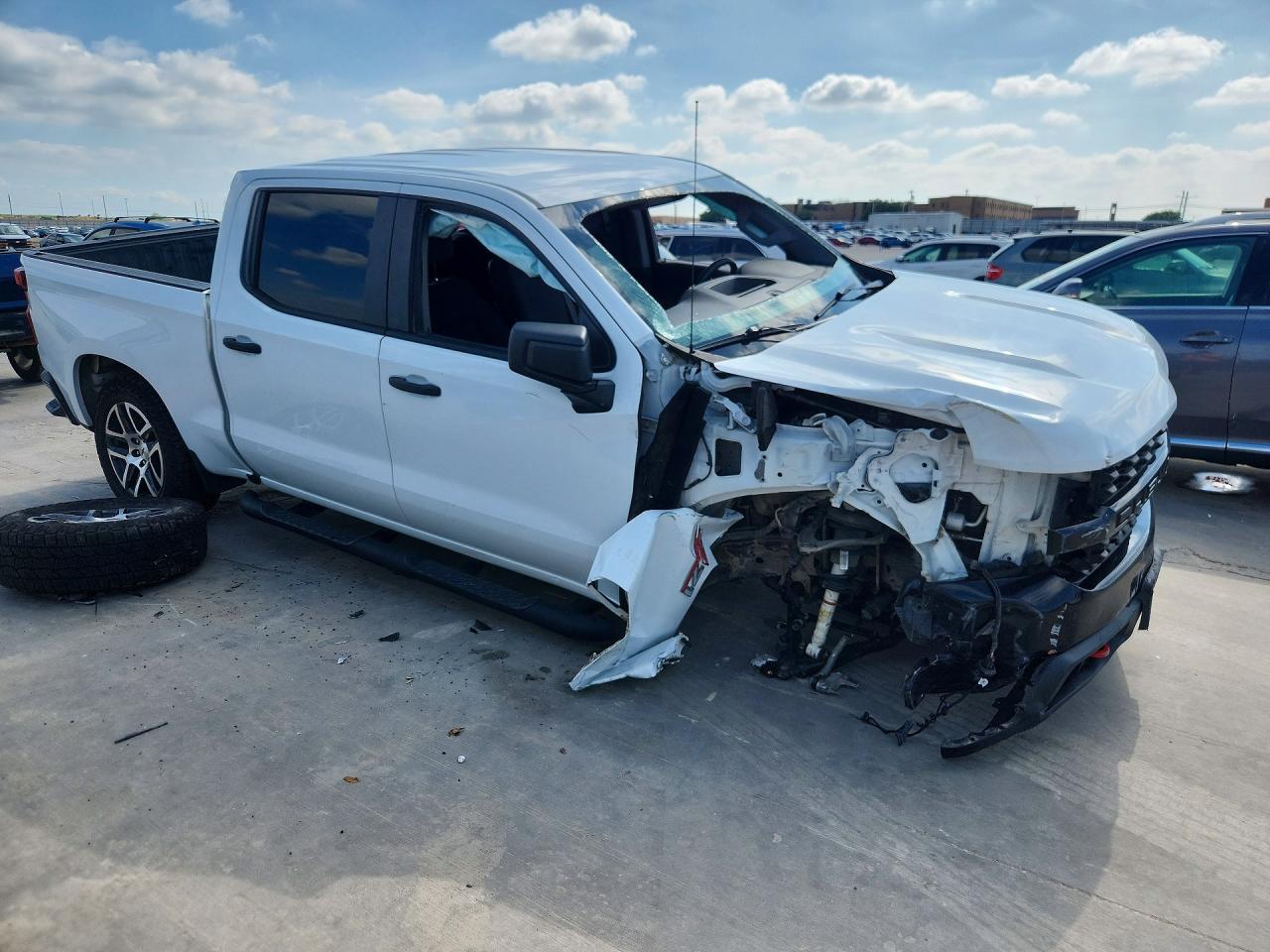2020 Chevrolet Silverado K1500 Trail Boss Custom White vin: 1GCPYCEF9LZ102046
