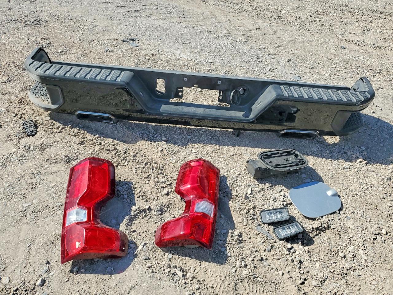 2021 Chevrolet Silverado K1500 Lt Trail Boss Silver vin: 1GCPYFED0MZ259479