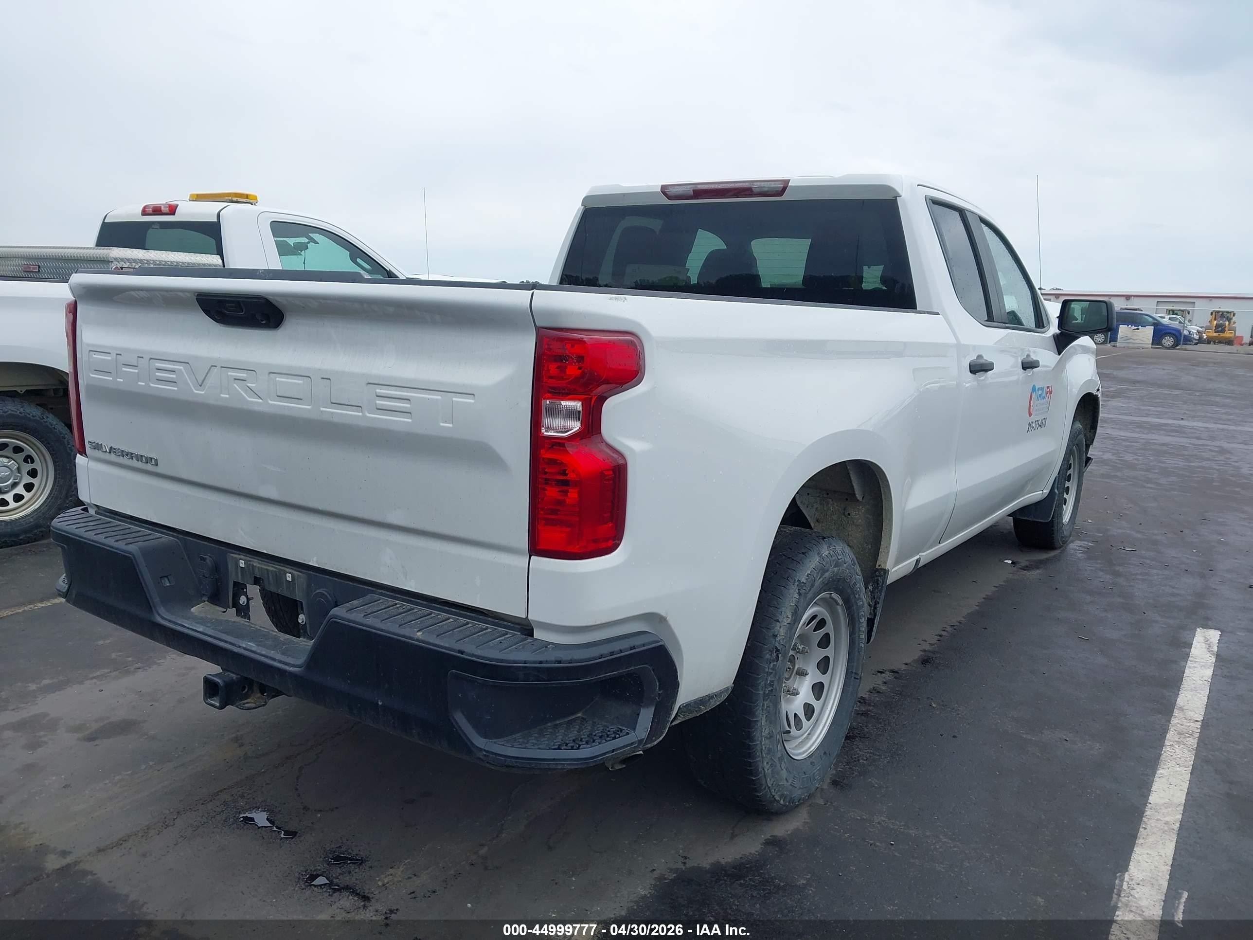 2024 Chevrolet Silverado 1500 2wd  Standard Bed Wt Белый vin: 1GCRAAEK2RZ144436
