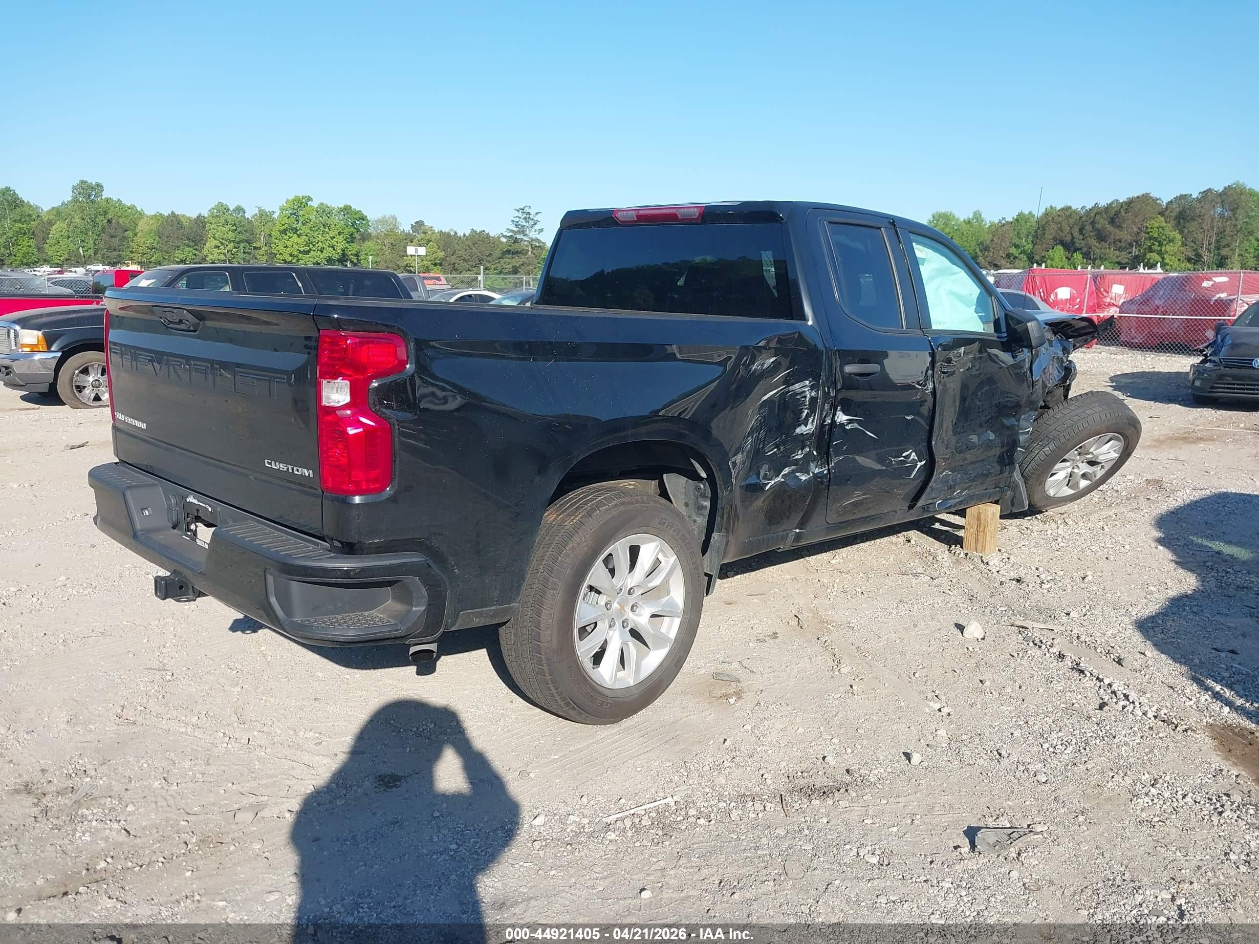 2025 Chevrolet Silverado 1500 2wd  Standard Bed Custom Черный vin: 1GCRABEK9SZ189126