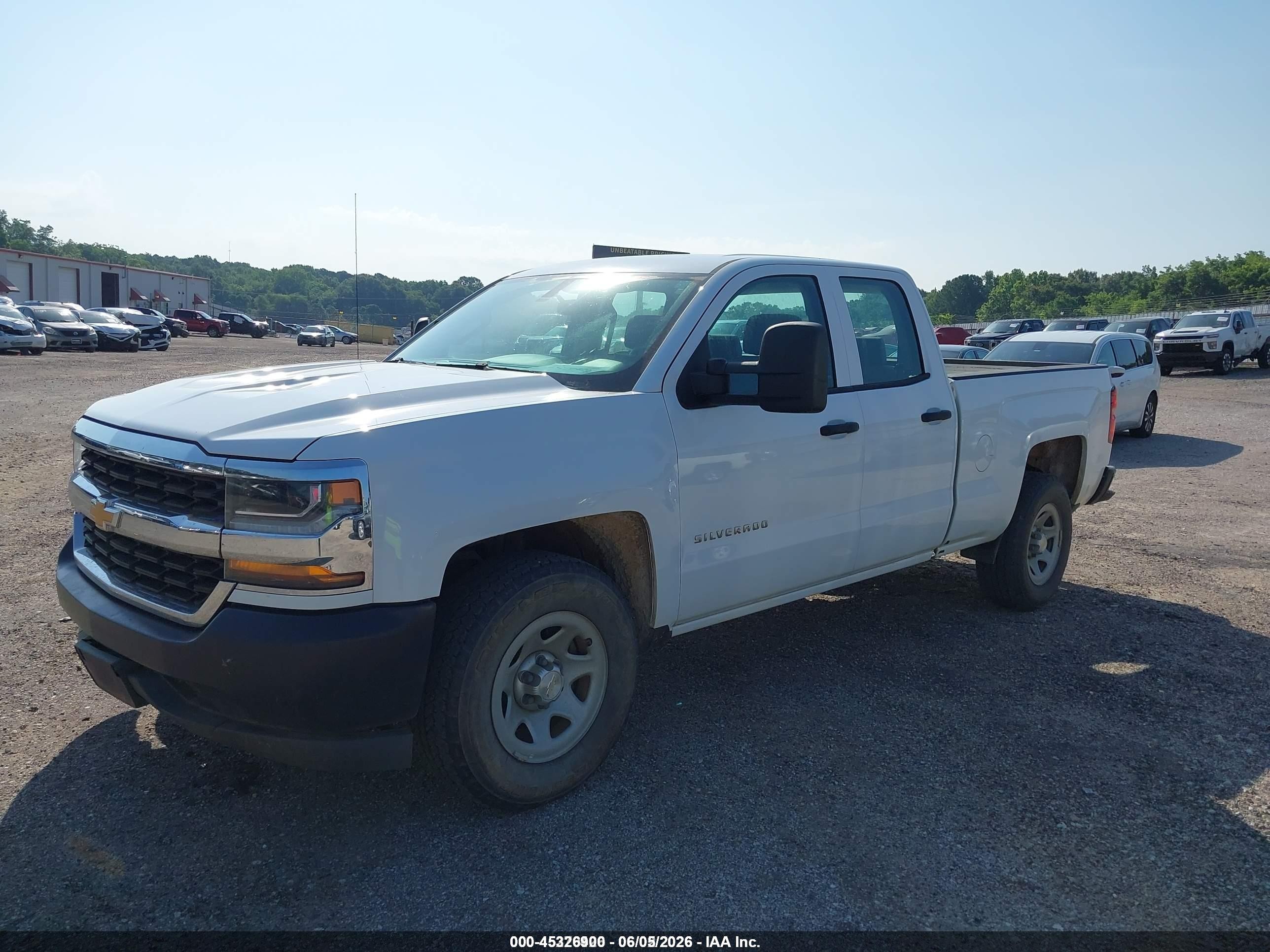 2017 Chevrolet Silverado 1500 Wt White vin: 1GCRCNEC1HZ151659