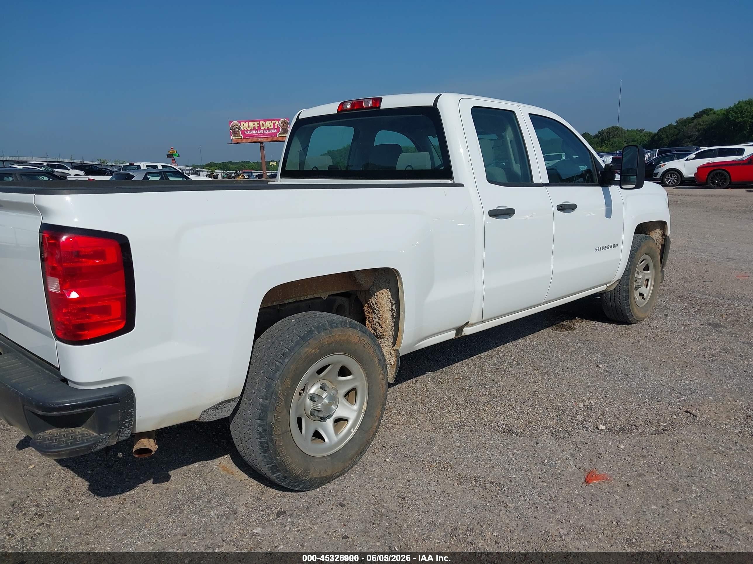 2017 Chevrolet Silverado 1500 Wt White vin: 1GCRCNEC1HZ151659