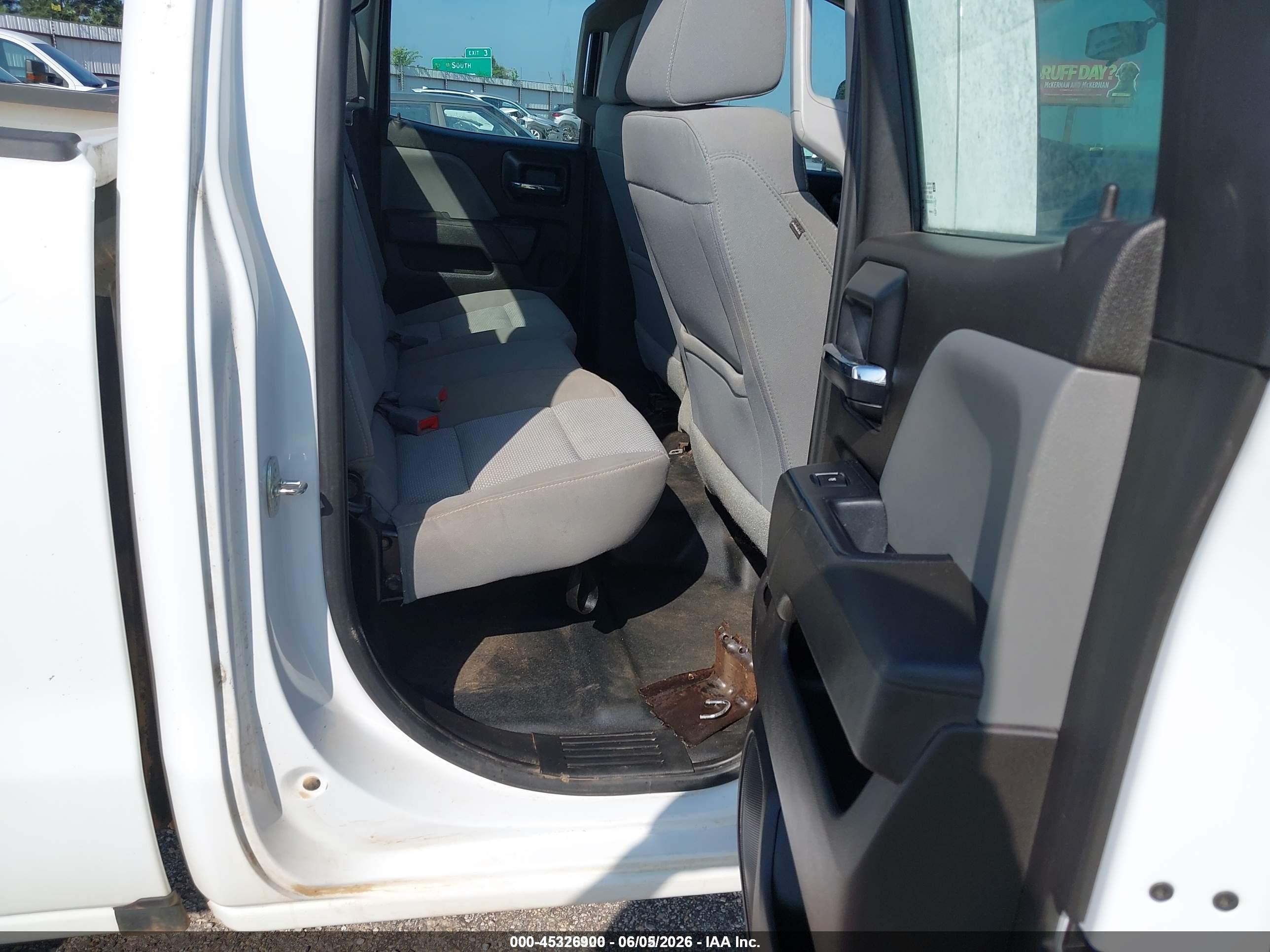 2017 Chevrolet Silverado 1500 Wt White vin: 1GCRCNEC1HZ151659
