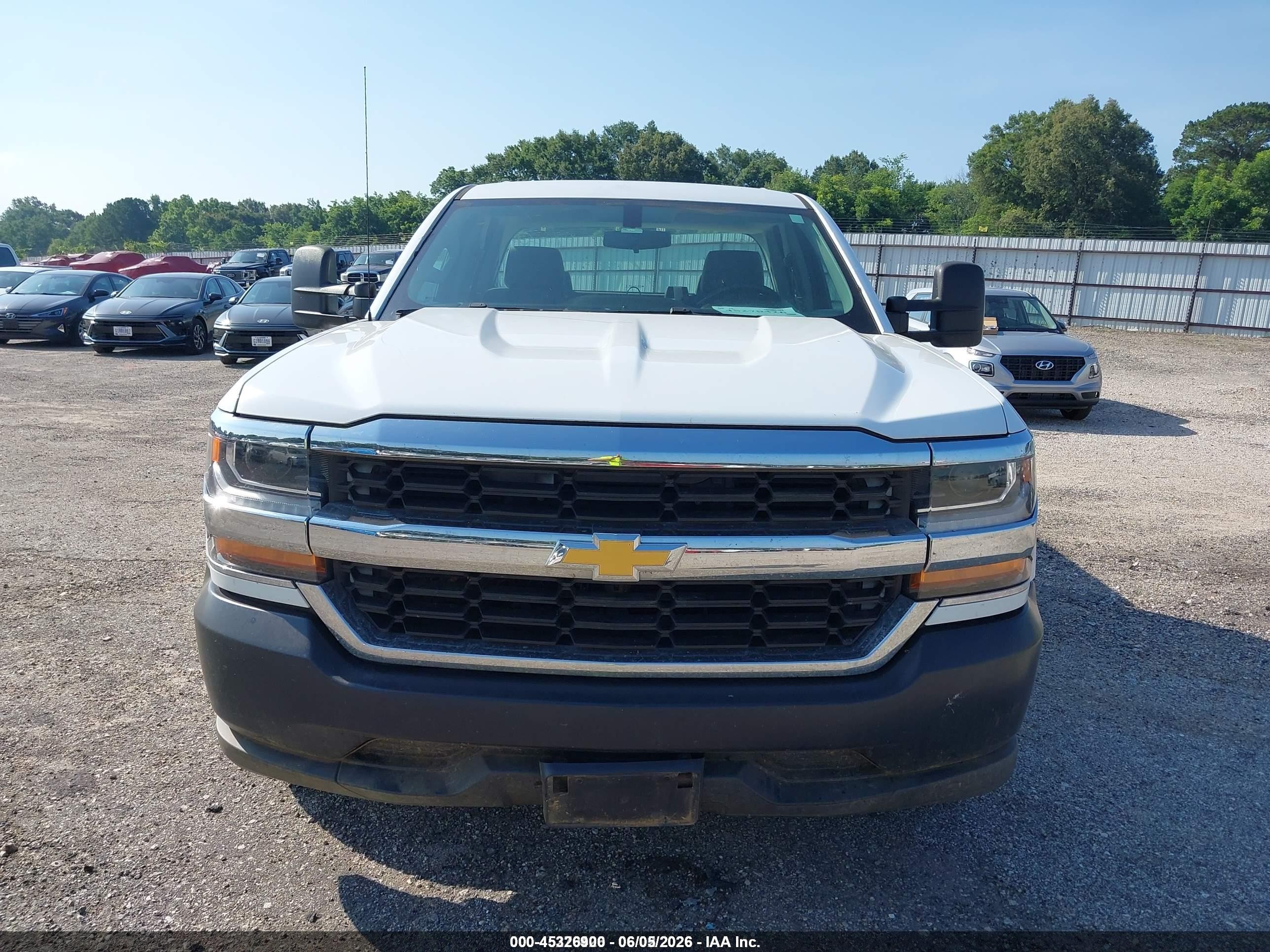 2017 Chevrolet Silverado 1500 Wt White vin: 1GCRCNEC1HZ151659