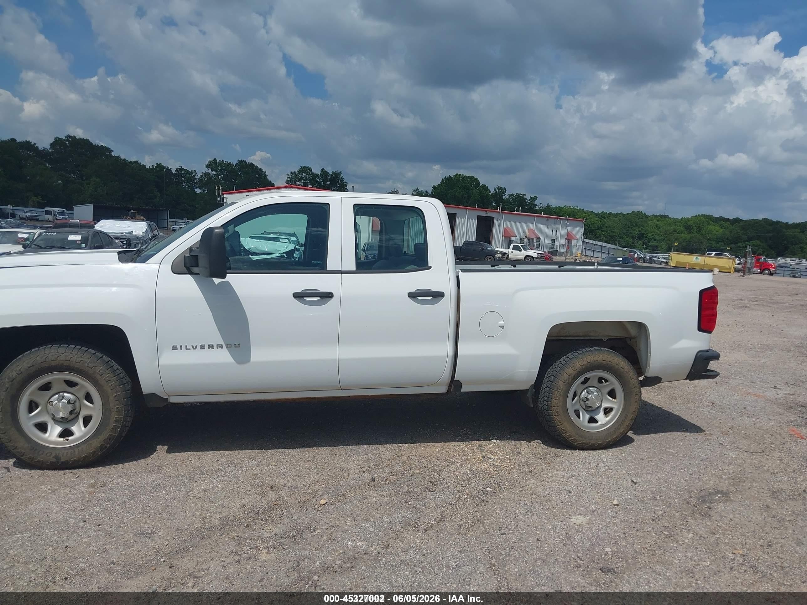 2017 Chevrolet Silverado 1500 Wt White vin: 1GCRCNEC2HZ158782