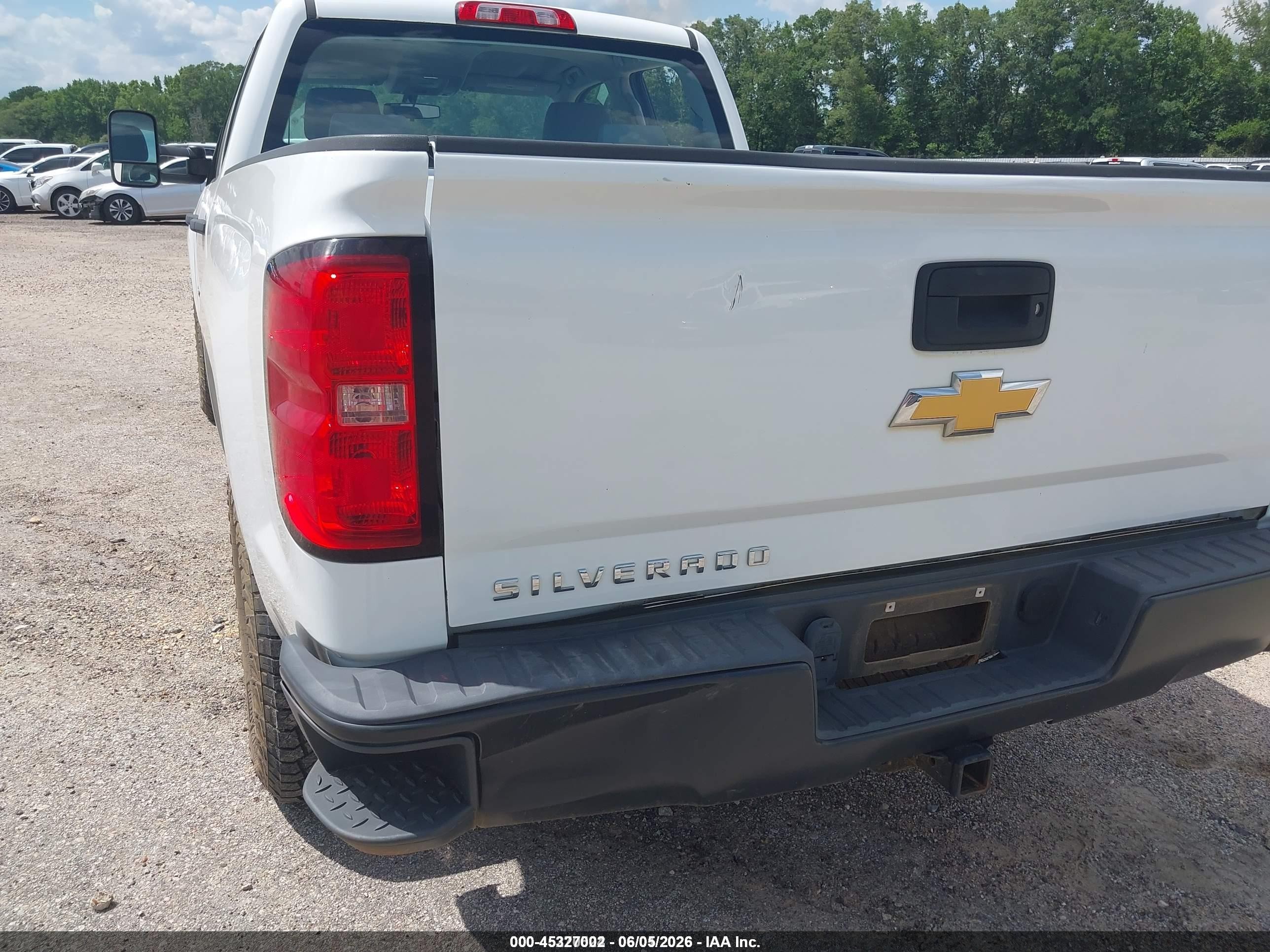 2017 Chevrolet Silverado 1500 Wt White vin: 1GCRCNEC2HZ158782