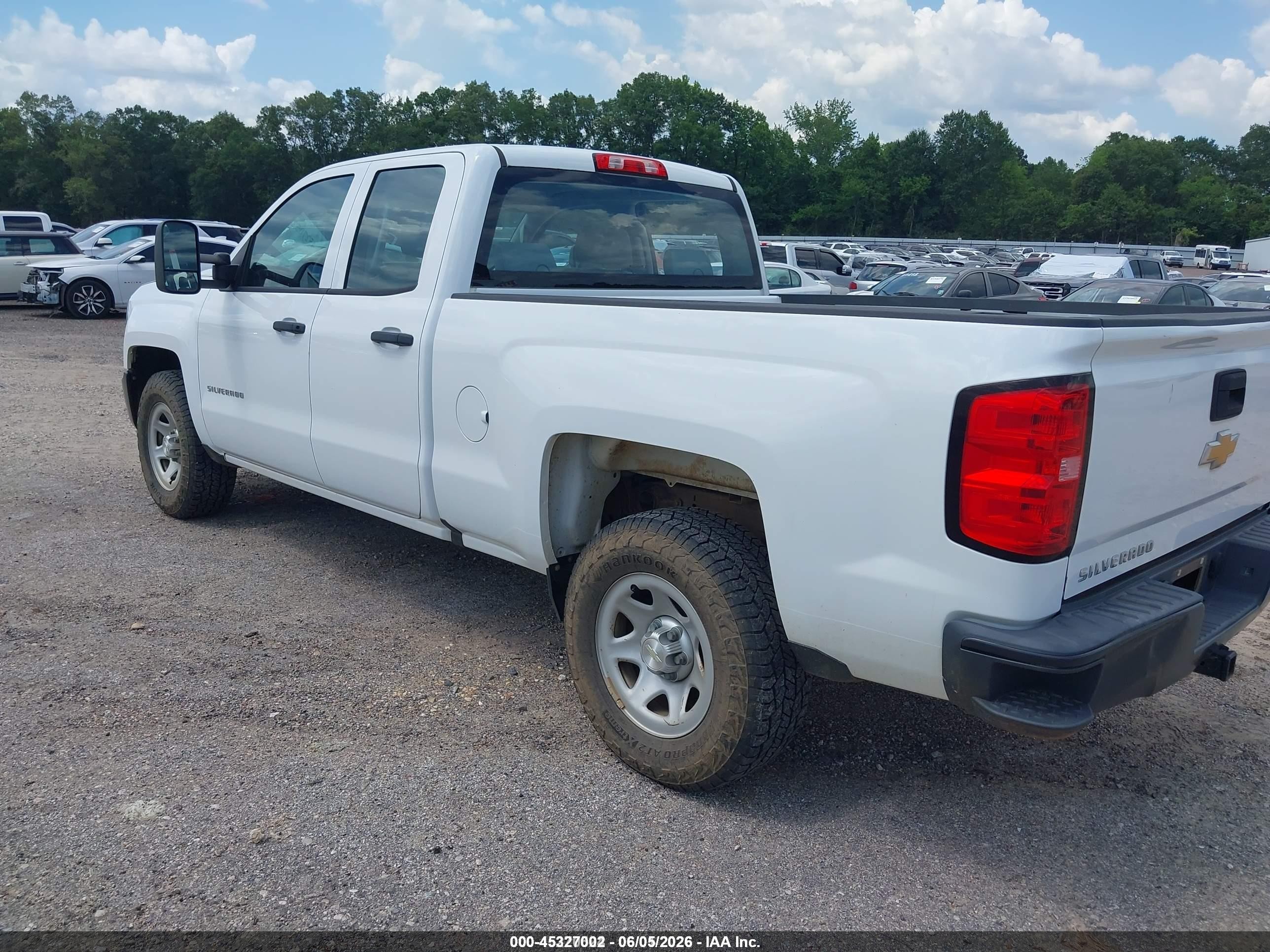 2017 Chevrolet Silverado 1500 Wt White vin: 1GCRCNEC2HZ158782