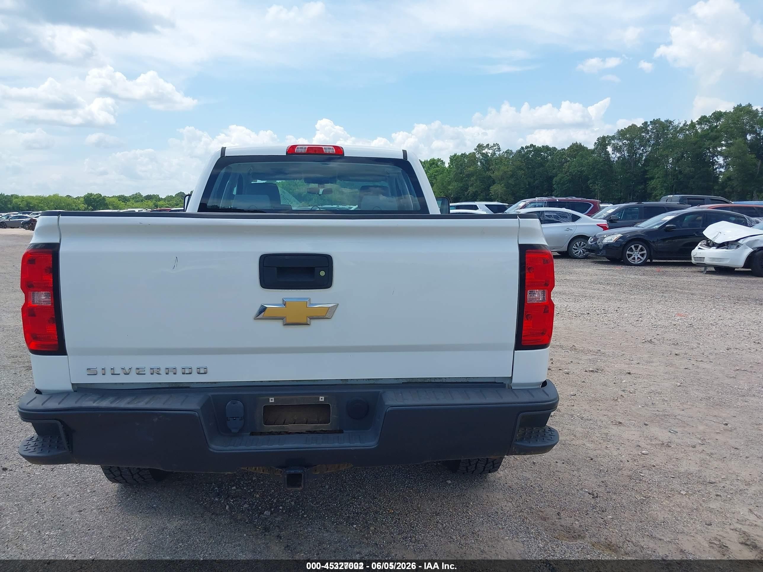 2017 Chevrolet Silverado 1500 Wt White vin: 1GCRCNEC2HZ158782