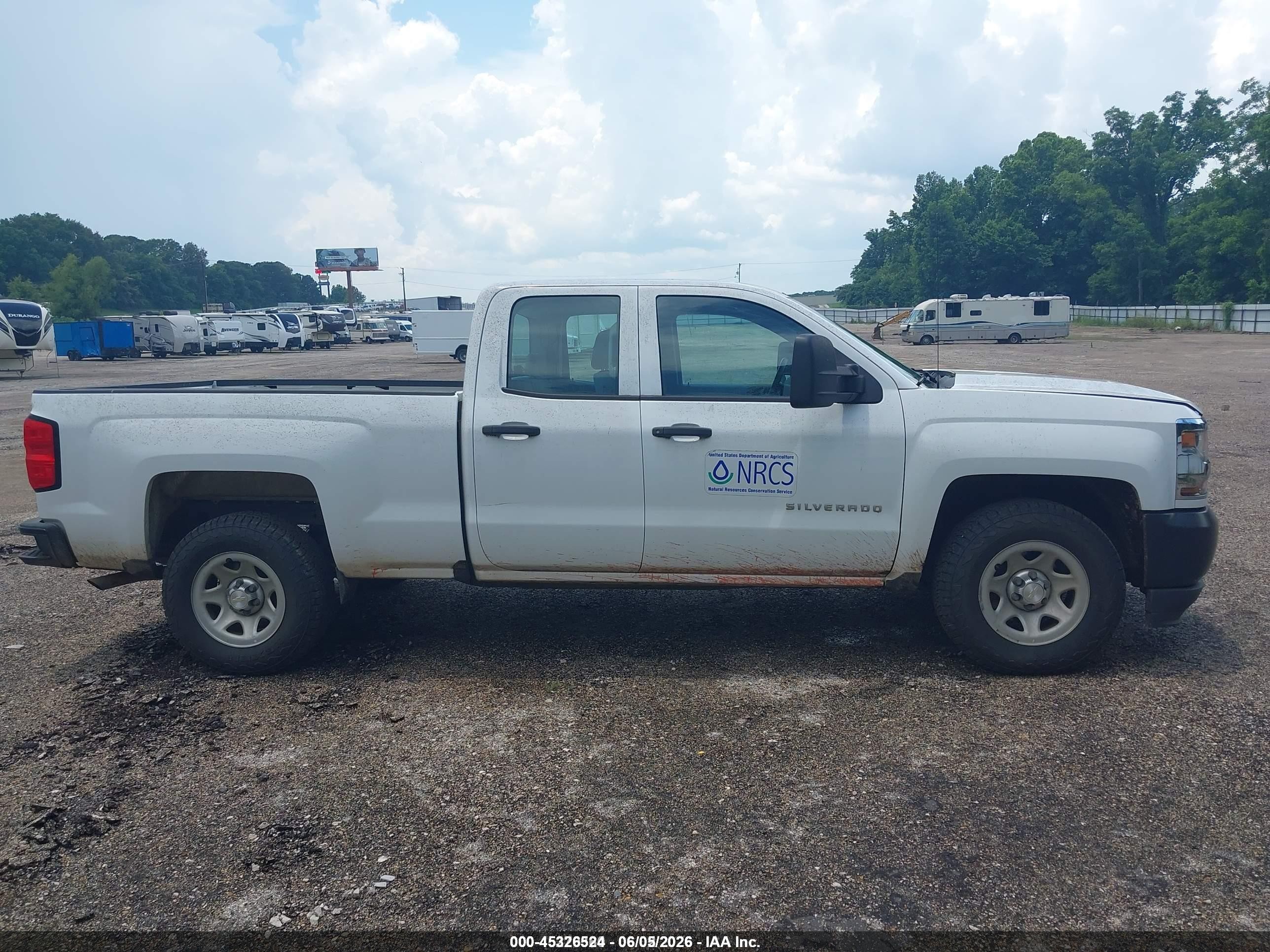 2017 Chevrolet Silverado 1500 Wt White vin: 1GCRCNEC3HZ155566