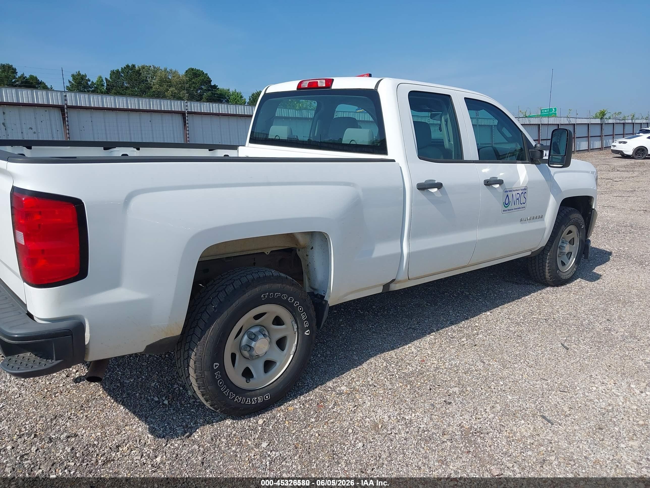 2017 Chevrolet Silverado 1500 Wt White vin: 1GCRCNEC5HZ153804