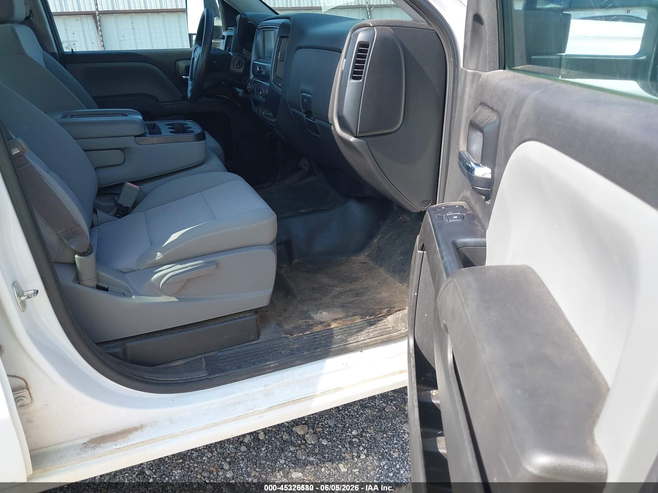 2017 Chevrolet Silverado 1500 Wt White vin: 1GCRCNEC5HZ153804